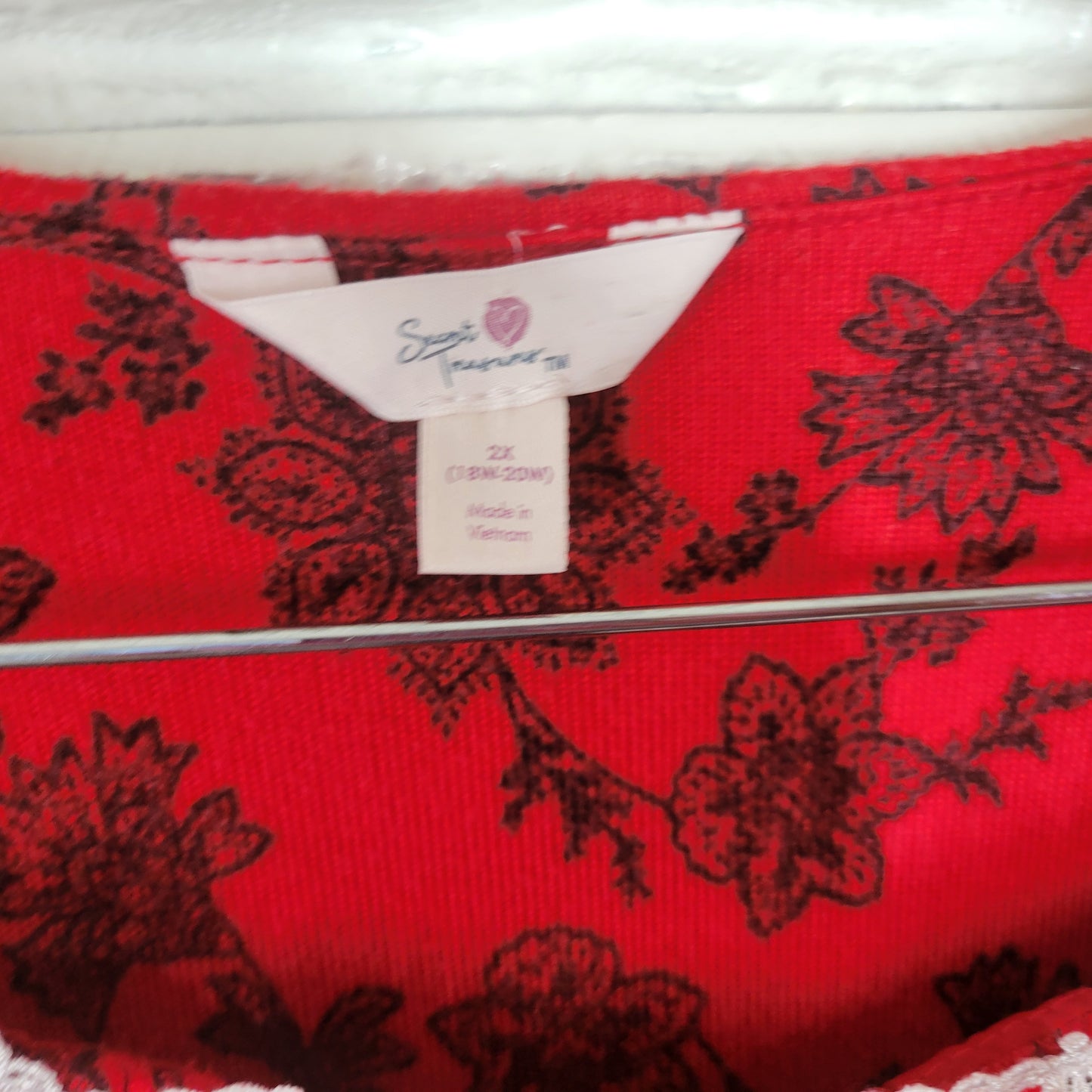 Secret Treasures Women Plus 2X Red Floral Nightgown Long Sleeve Lace Trim FLO17E