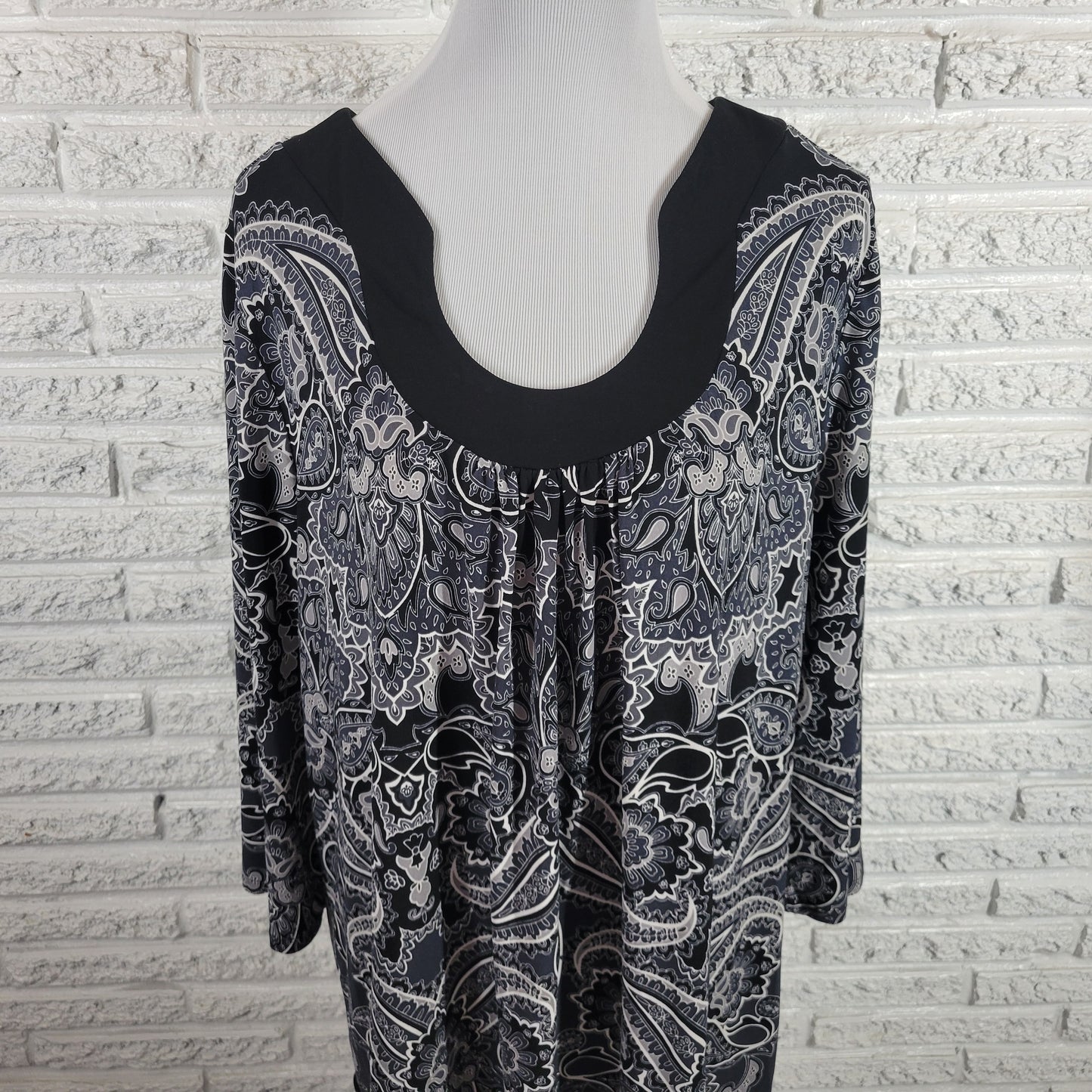 Apt 9 Womens Blouse 1X Black Gray Paisley Tunic Top Long Sleeve Pullover PAI63E