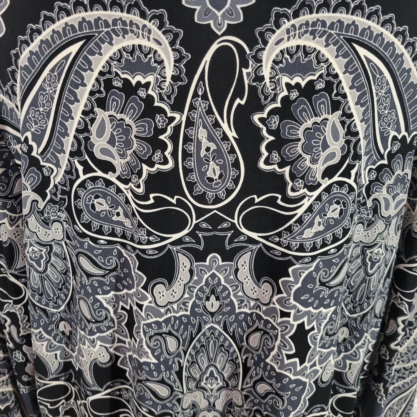 Apt 9 Womens Blouse 1X Black Gray Paisley Tunic Top Long Sleeve Pullover PAI63E