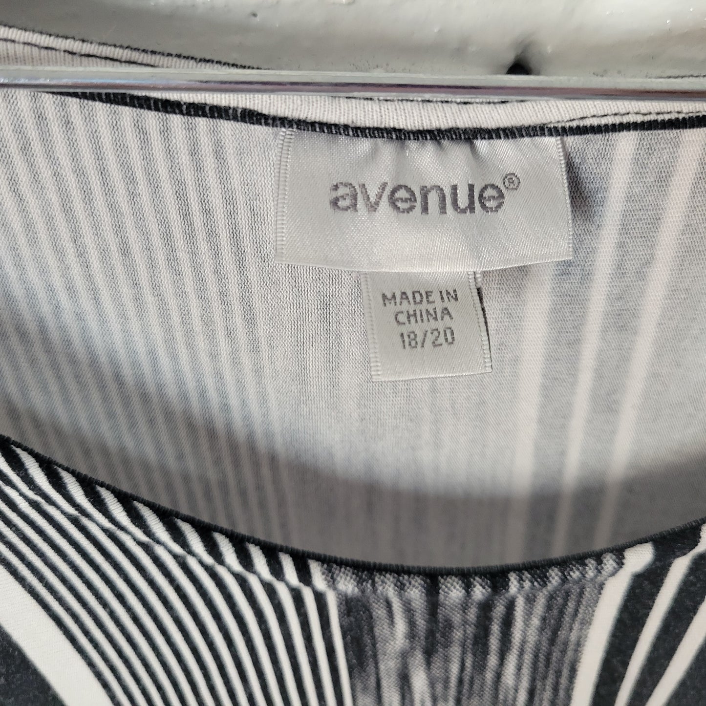Avenue Womens Size 18 20 Tunic Dress Black White Striped 3/4 Sleeve STR7E