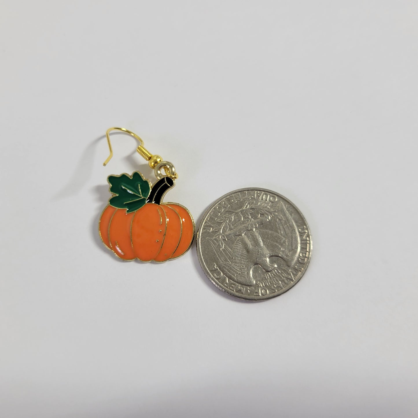 Orange Pumpkin Dangle Earrings Gold Tone Fall Autumn Halloween E115E