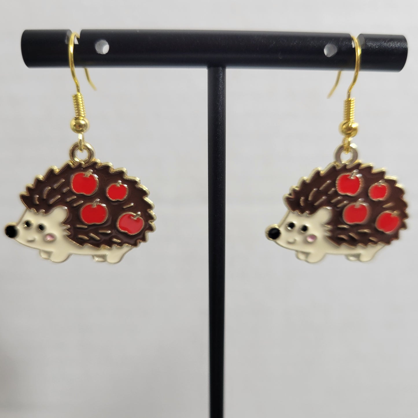 Hedgehog Apple Earrings Gold Tone Fall Autumn Woodland Animal Cute Enamel E111E