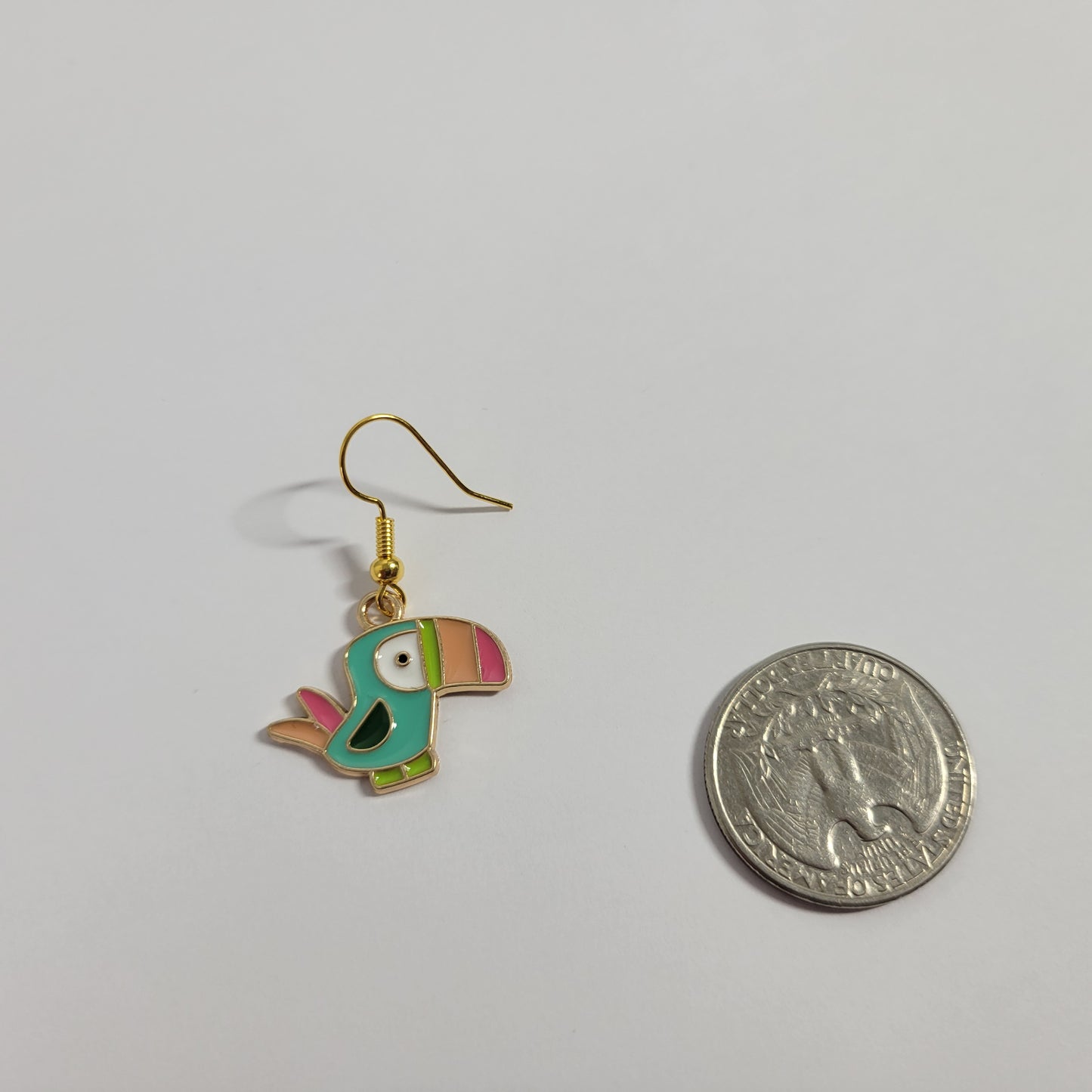 Cute Toucan Bird Dangle Earrings Colorful Enamel Tropical Jewelry Gold Tone E49E