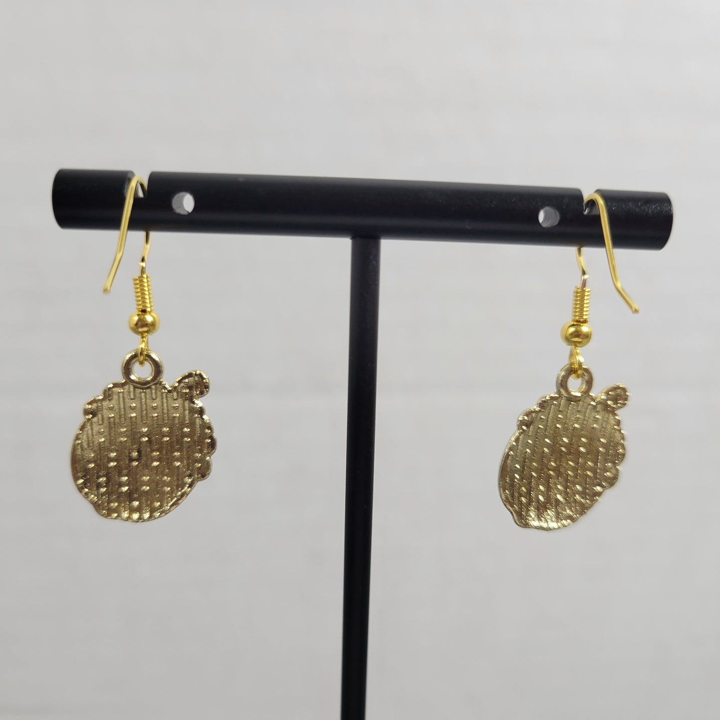 Acorn Dangle Earrings Gold Tone Orange Brown Enamel Fall Autumn Fashion E109E