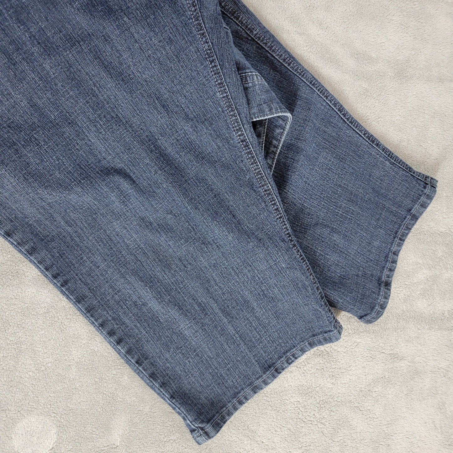 Riders by Lee Womens 18W Capri Jeans Dark Blue Denim Studded 5 Pocket CAP16E