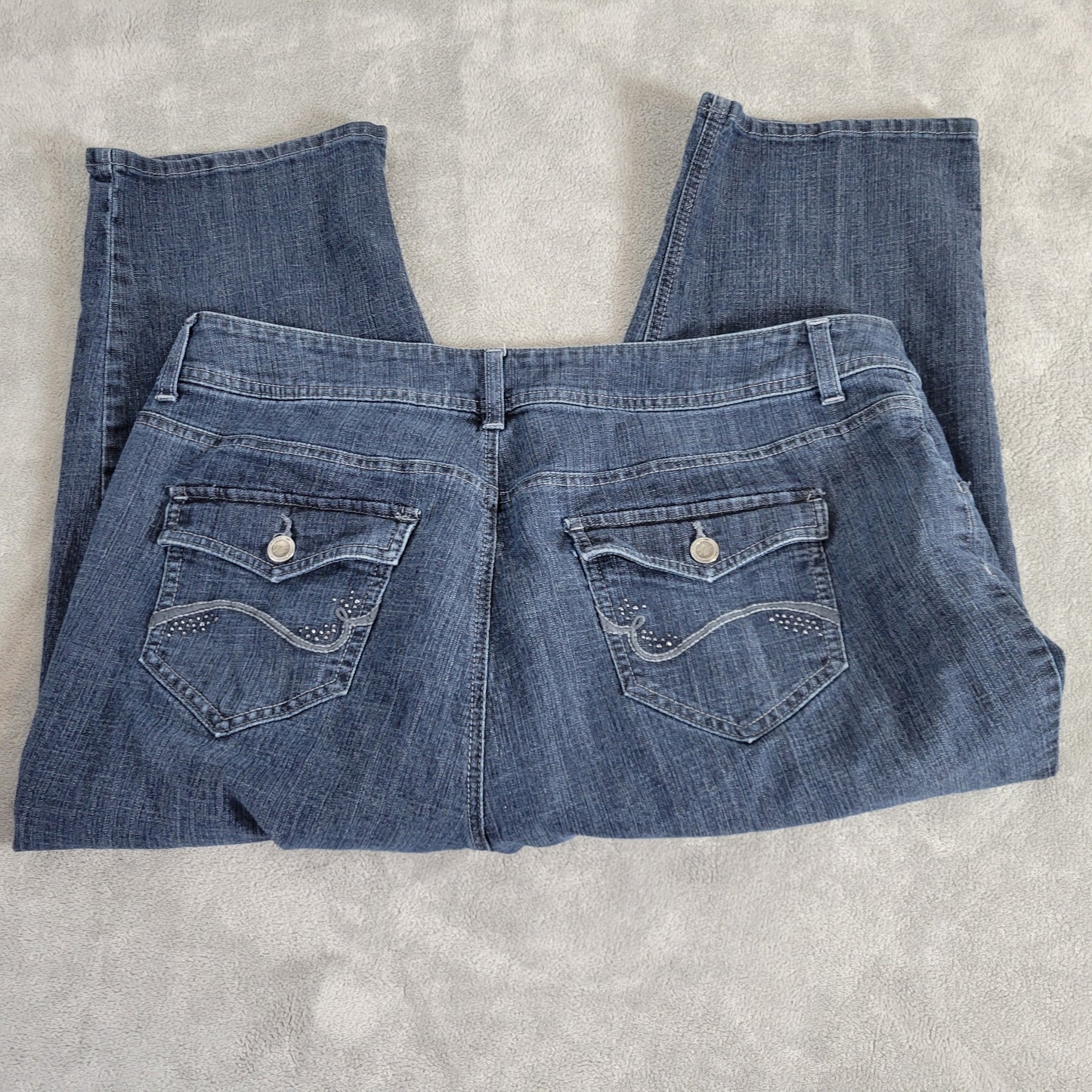 Riders by Lee Womens 18W Capri Jeans Dark Blue Denim Studded 5 Pocket CAP16E