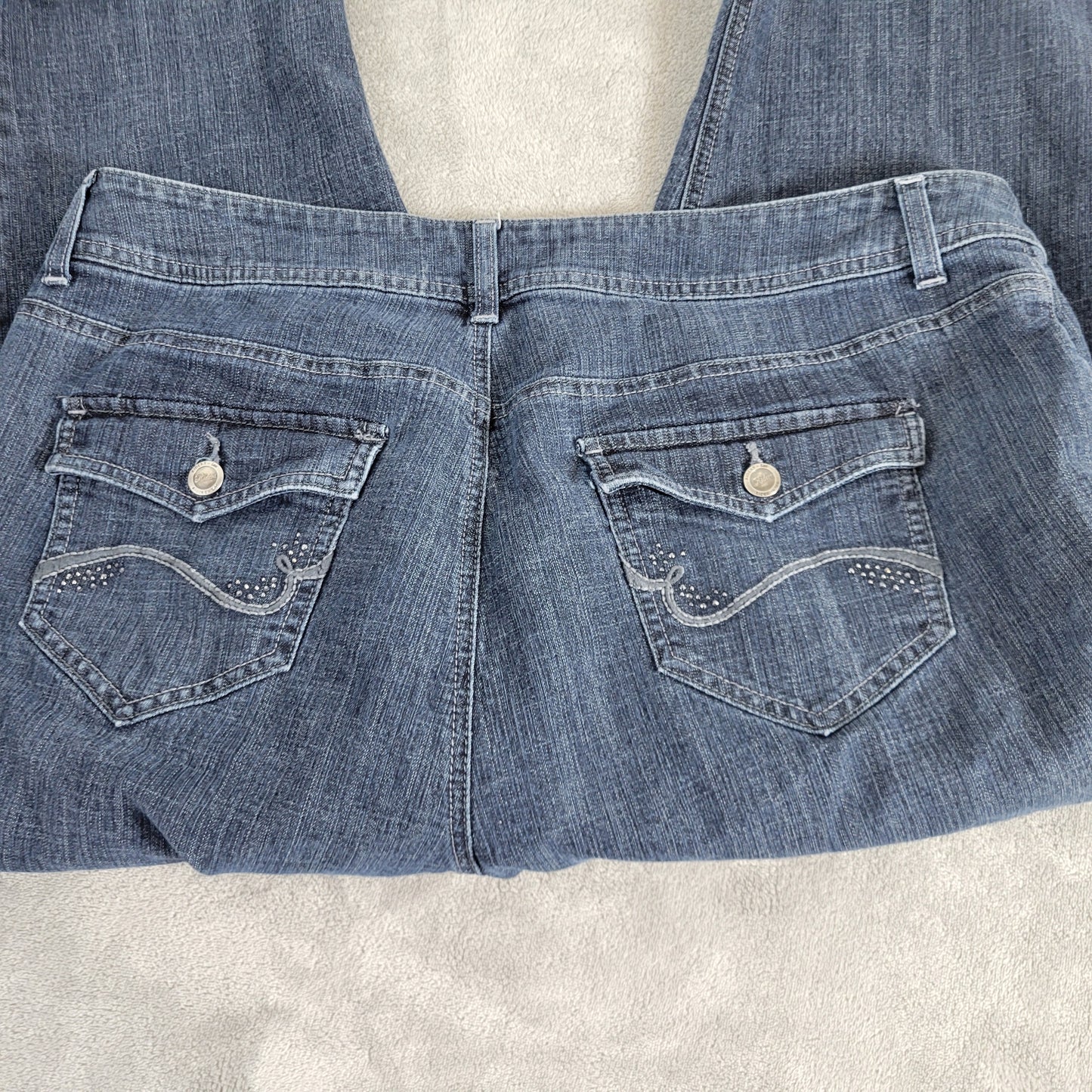 Riders by Lee Womens 18W Capri Jeans Dark Blue Denim Studded 5 Pocket CAP16E