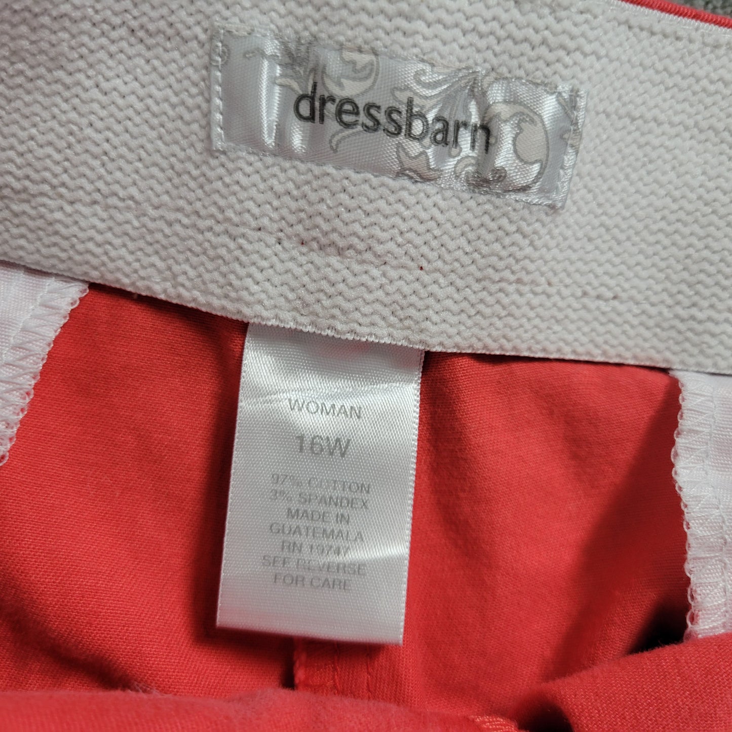 Dress Barn Womens 16W Bermuda Shorts Red Elastic Waist Pocket 11.5 Inseam RED41E