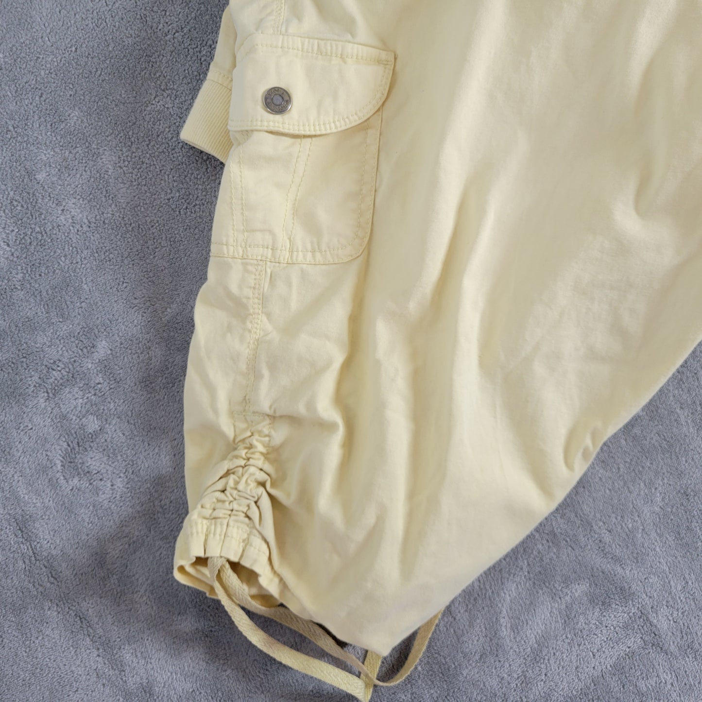 Gloria Vanderbilt Women 24W Skimmer Cargo Shorts Yellow Solid Tied Hem YEL21E