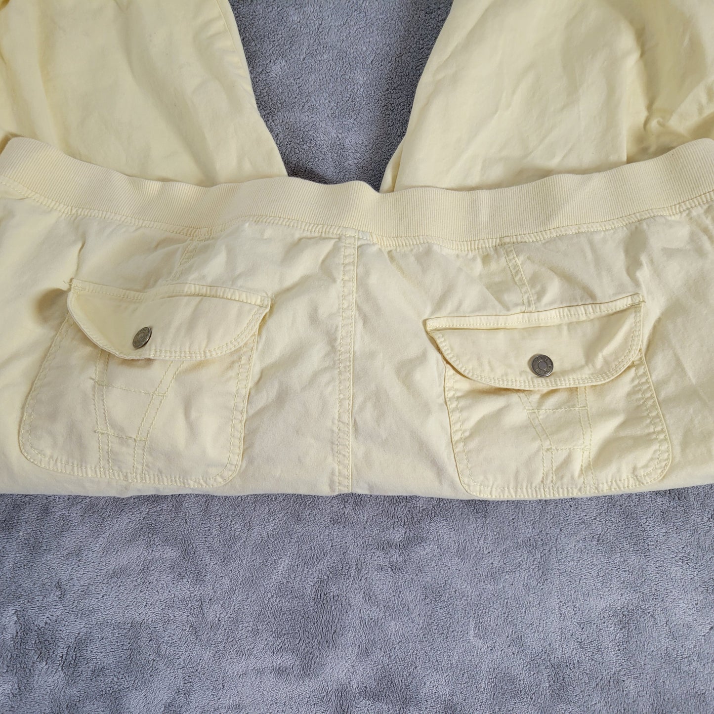 Gloria Vanderbilt Women 24W Skimmer Cargo Shorts Yellow Solid Tied Hem YEL21E