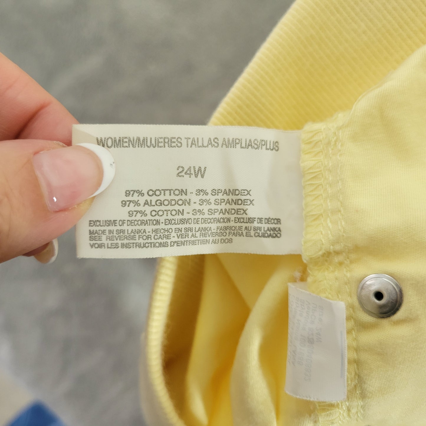 Gloria Vanderbilt Women 24W Skimmer Cargo Shorts Yellow Solid Tied Hem YEL21E