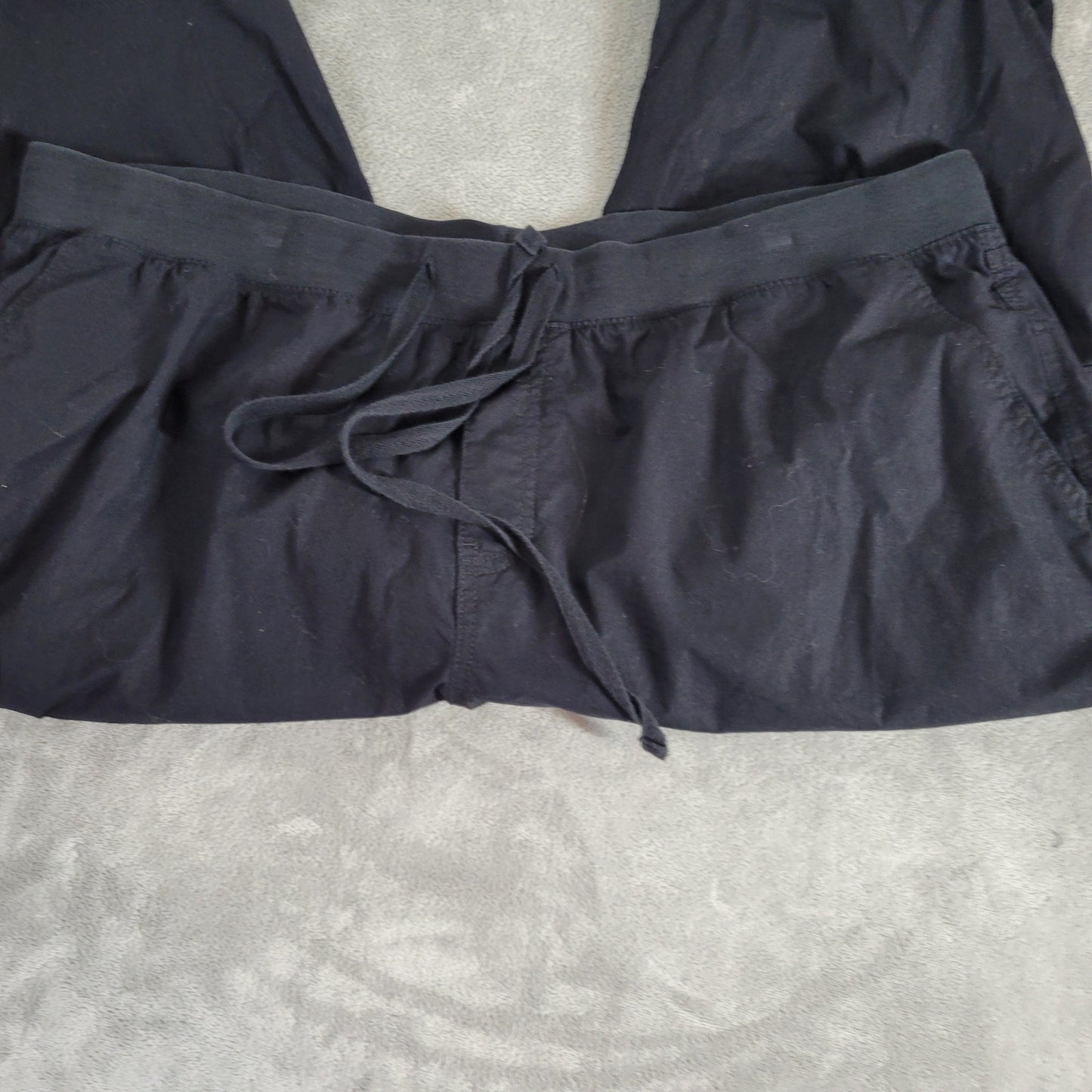 St. John's Bay Women 2X Cargo Capri Pants Black Pull On Elastic Waist CAP22E
