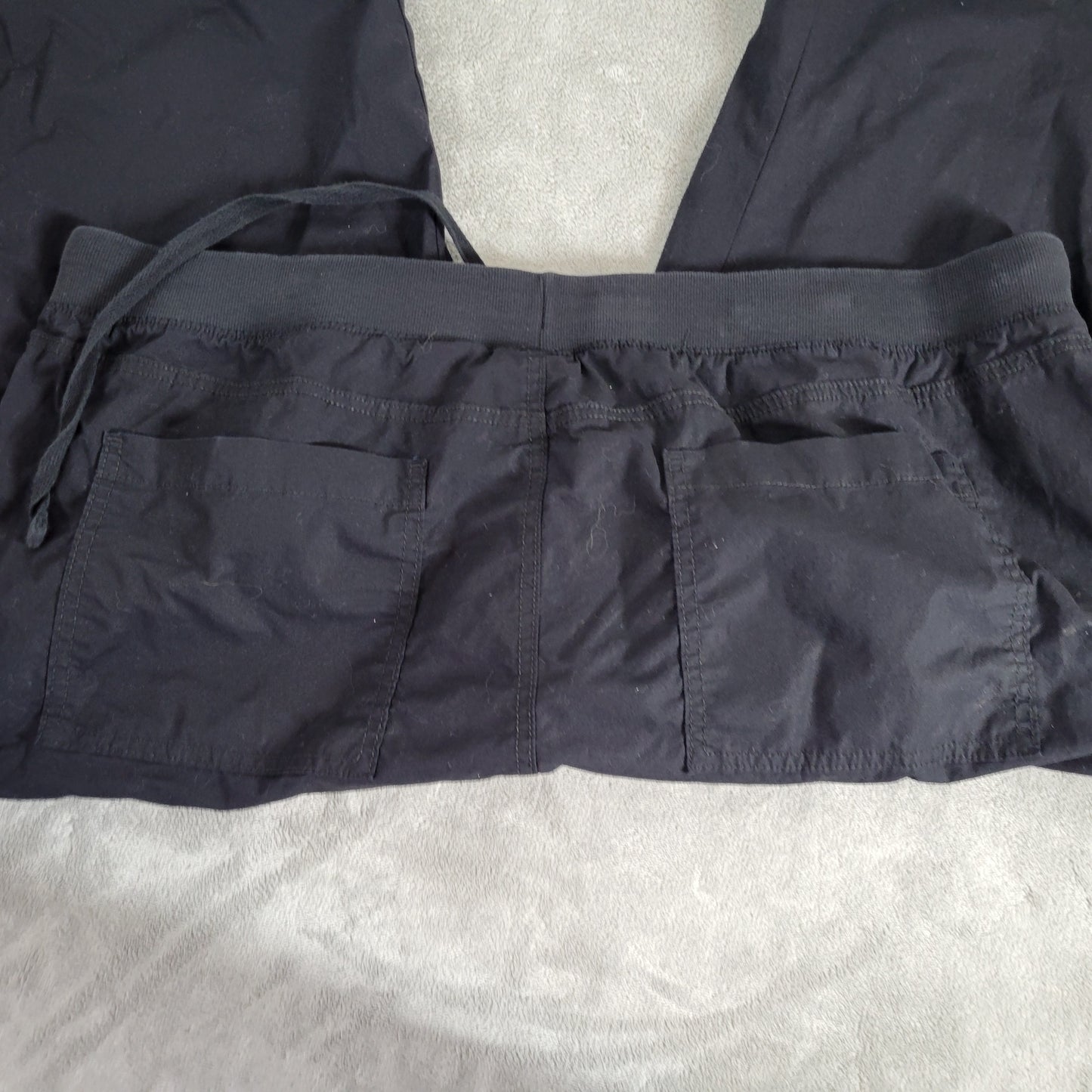 St. John's Bay Women 2X Cargo Capri Pants Black Pull On Elastic Waist CAP22E