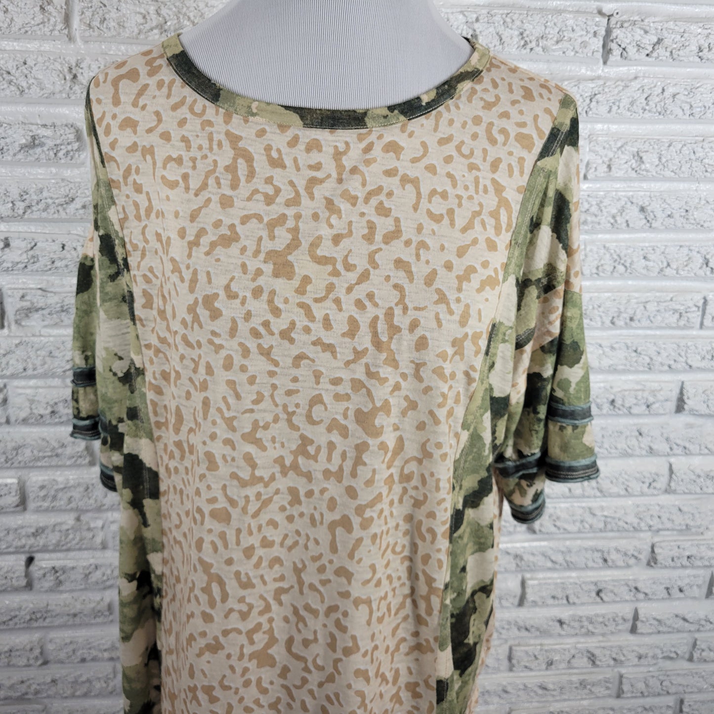 Cato Womens Plus Size 18W 20W Animal Print Tee Top Green Tan Cotton ANI9E