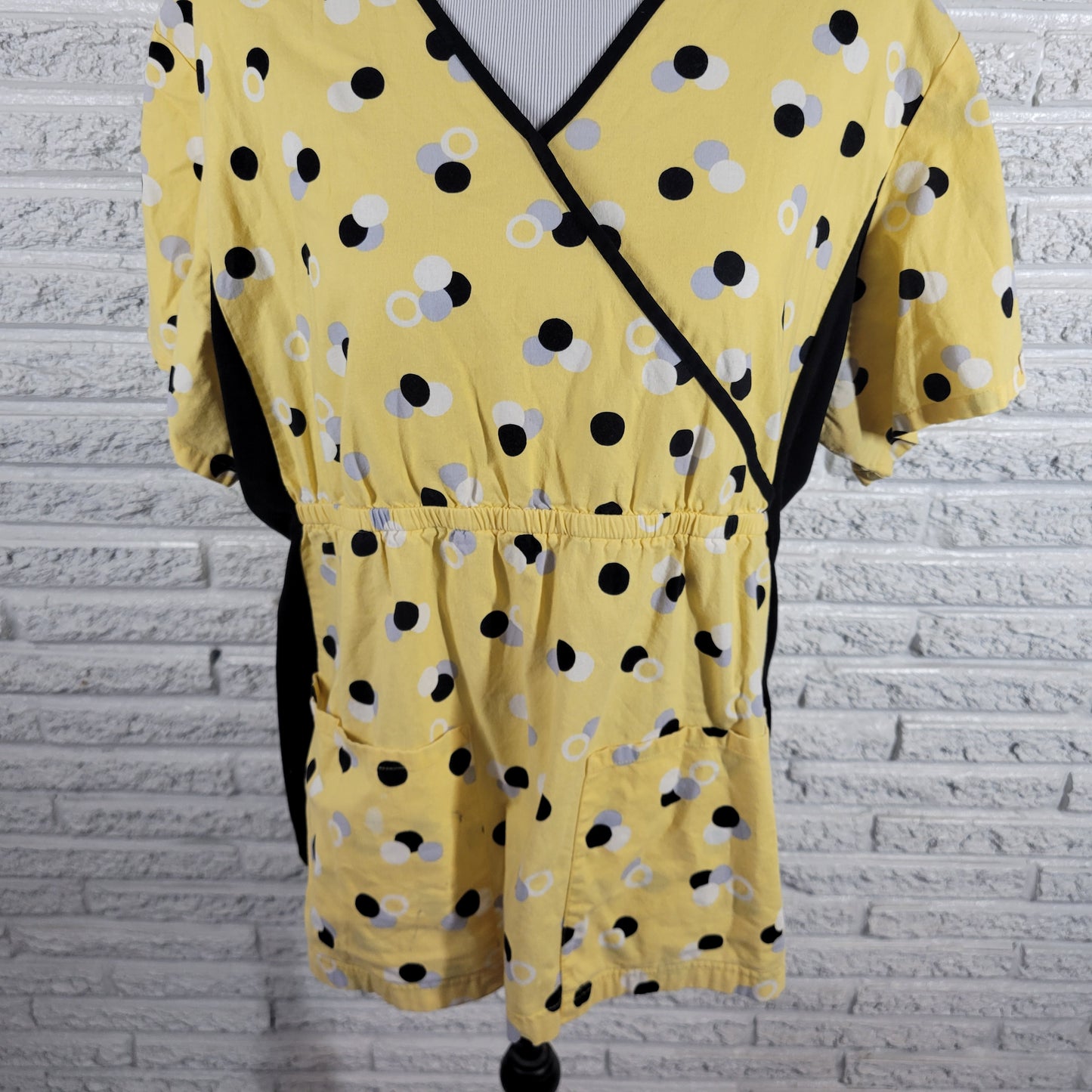 Cherokee Scrub Top XL Yellow Black Polka Dot Stretch Panels Unisex GEO86E
