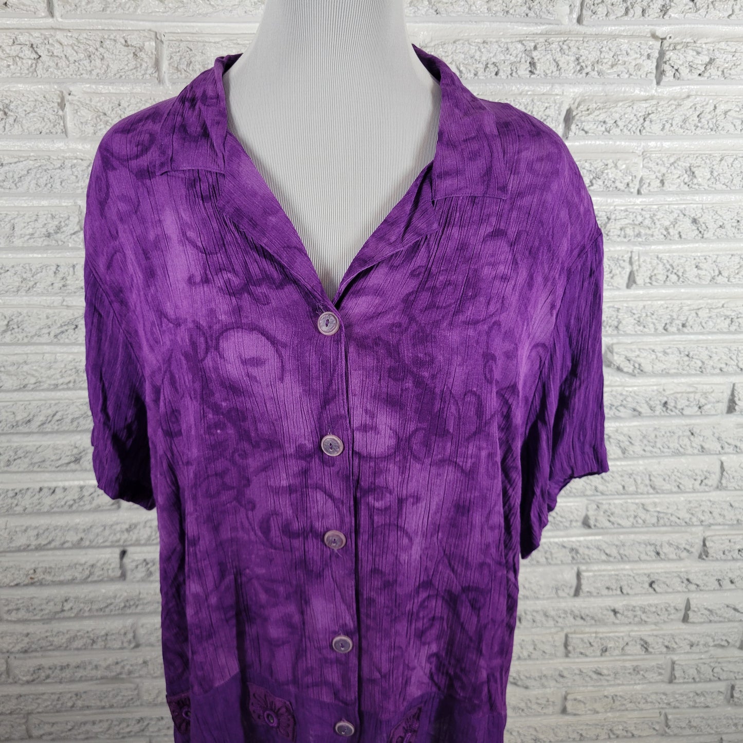 CM Shapes Women 2X Purple Embroidered Button Up Top Shirt Rayon PUR57E