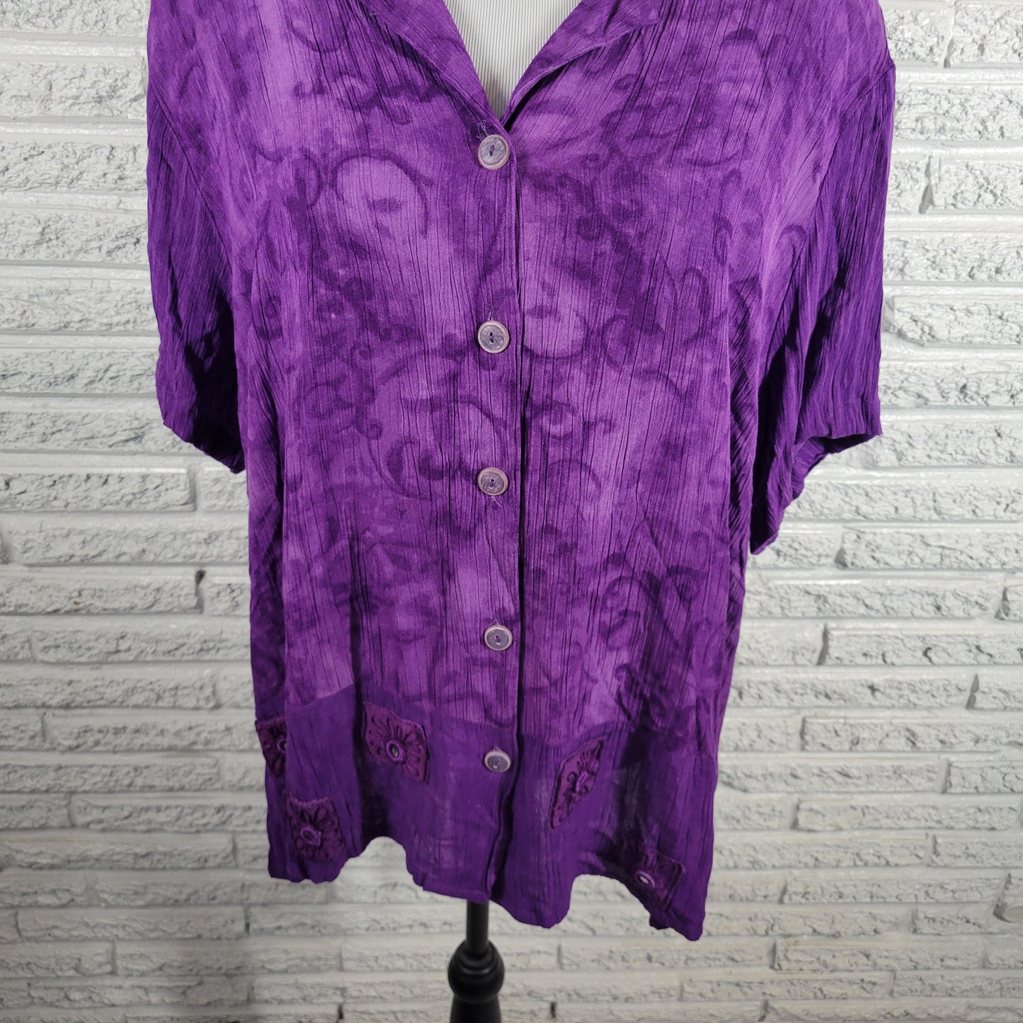 CM Shapes Women 2X Purple Embroidered Button Up Top Shirt Rayon PUR57E