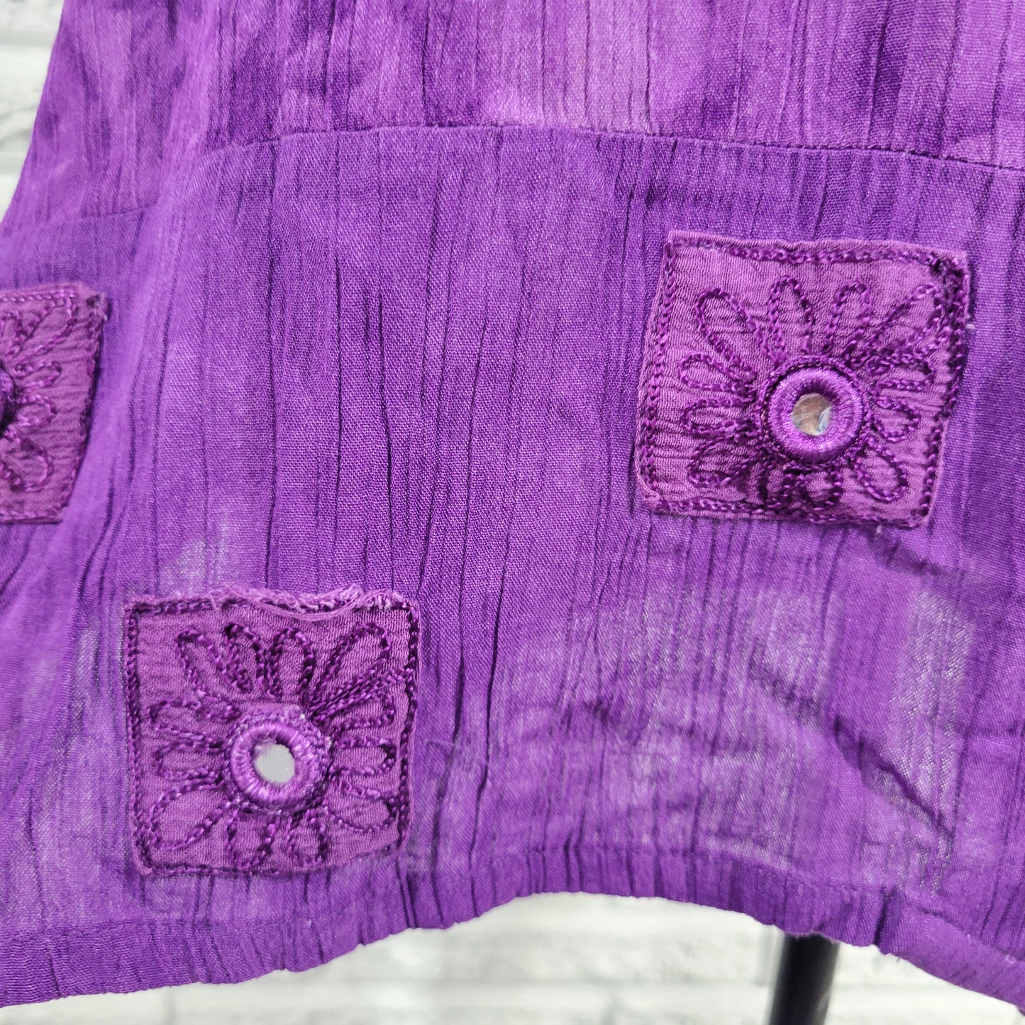 CM Shapes Women 2X Purple Embroidered Button Up Top Shirt Rayon PUR57E