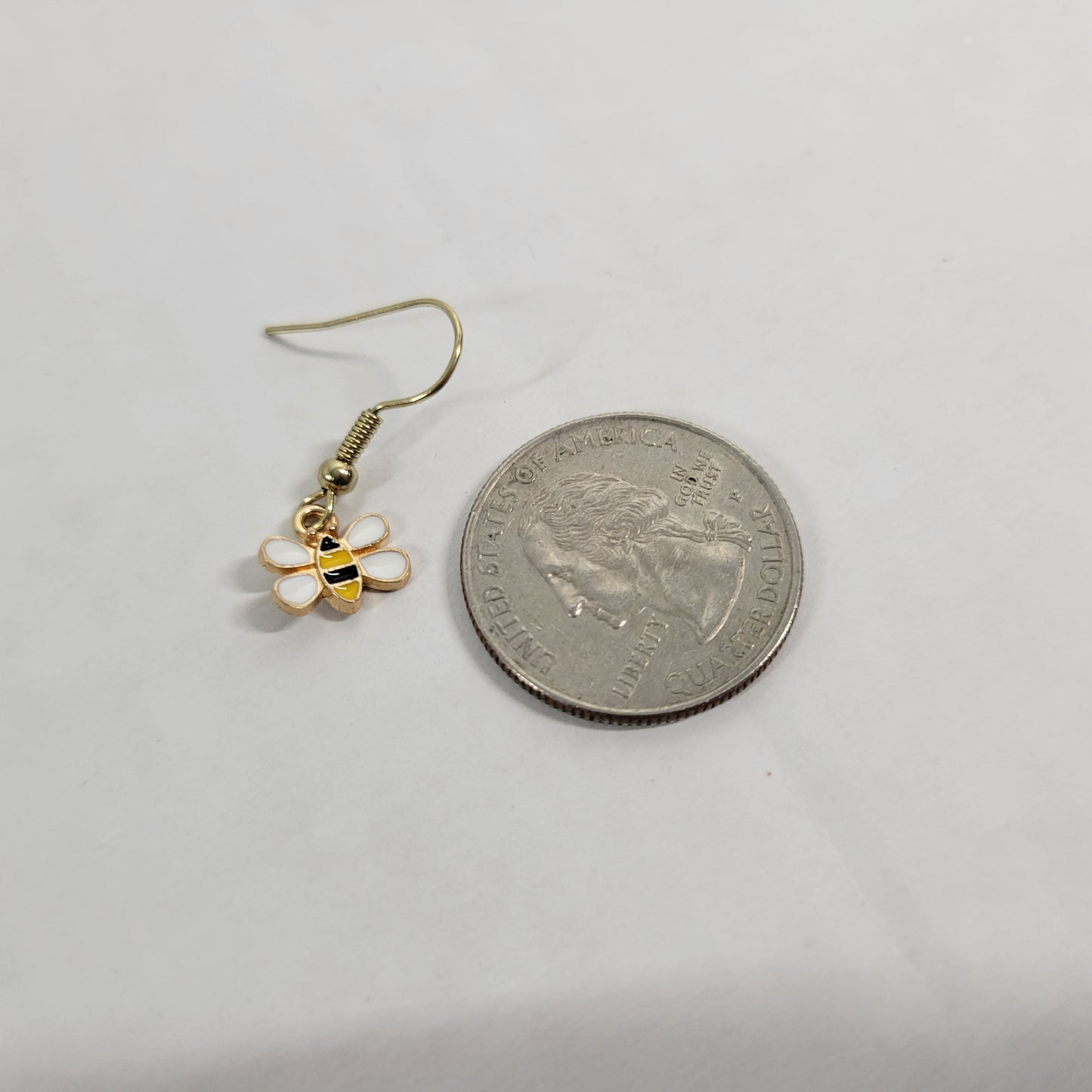Bumblebee Dangle Earrings Gold Tone Zinc Alloy Novelty Multicolored Womens E54E
