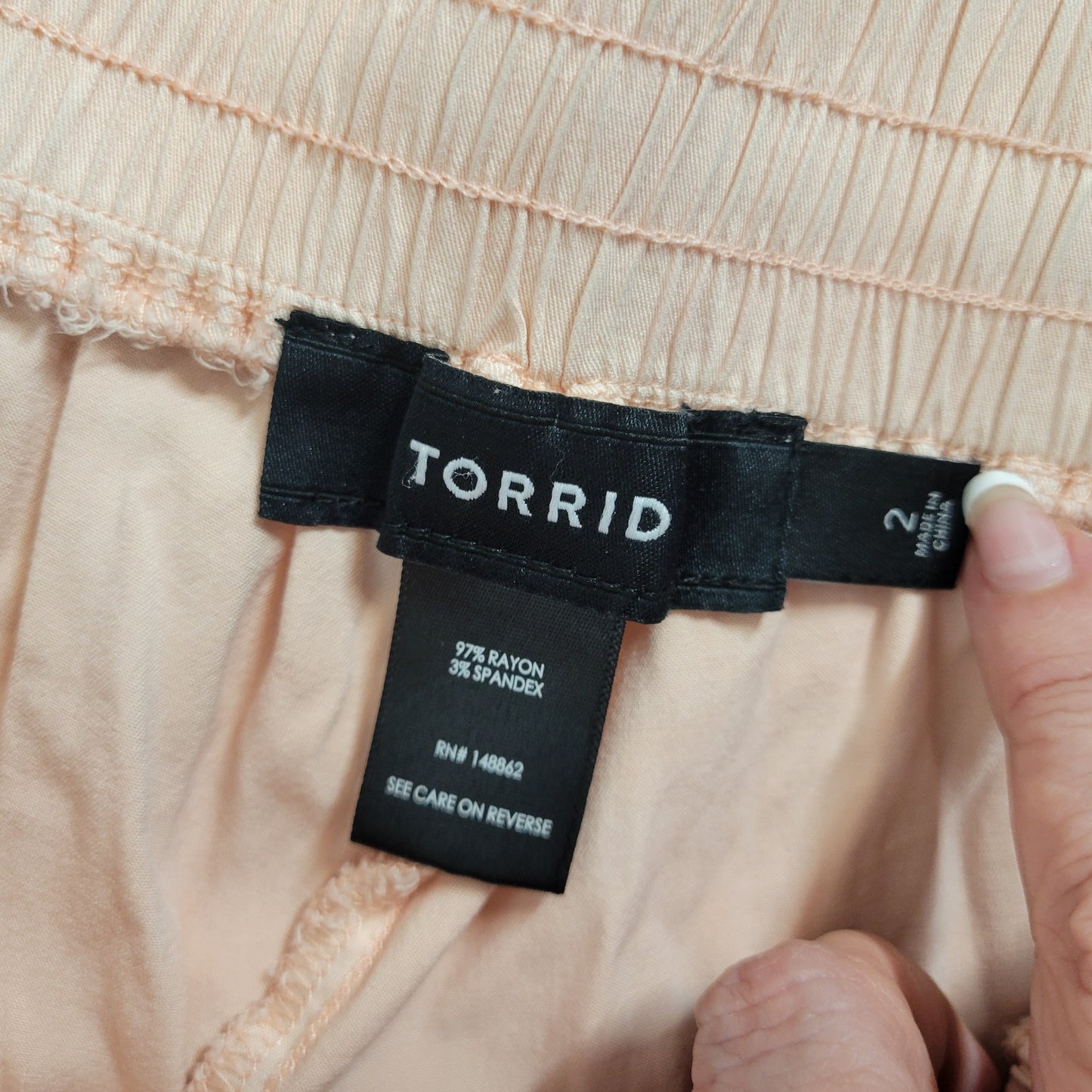 Torrid 2X Cargo Capri Pants Pale Orange Rayon Stretch Elastic Waist ORA26E