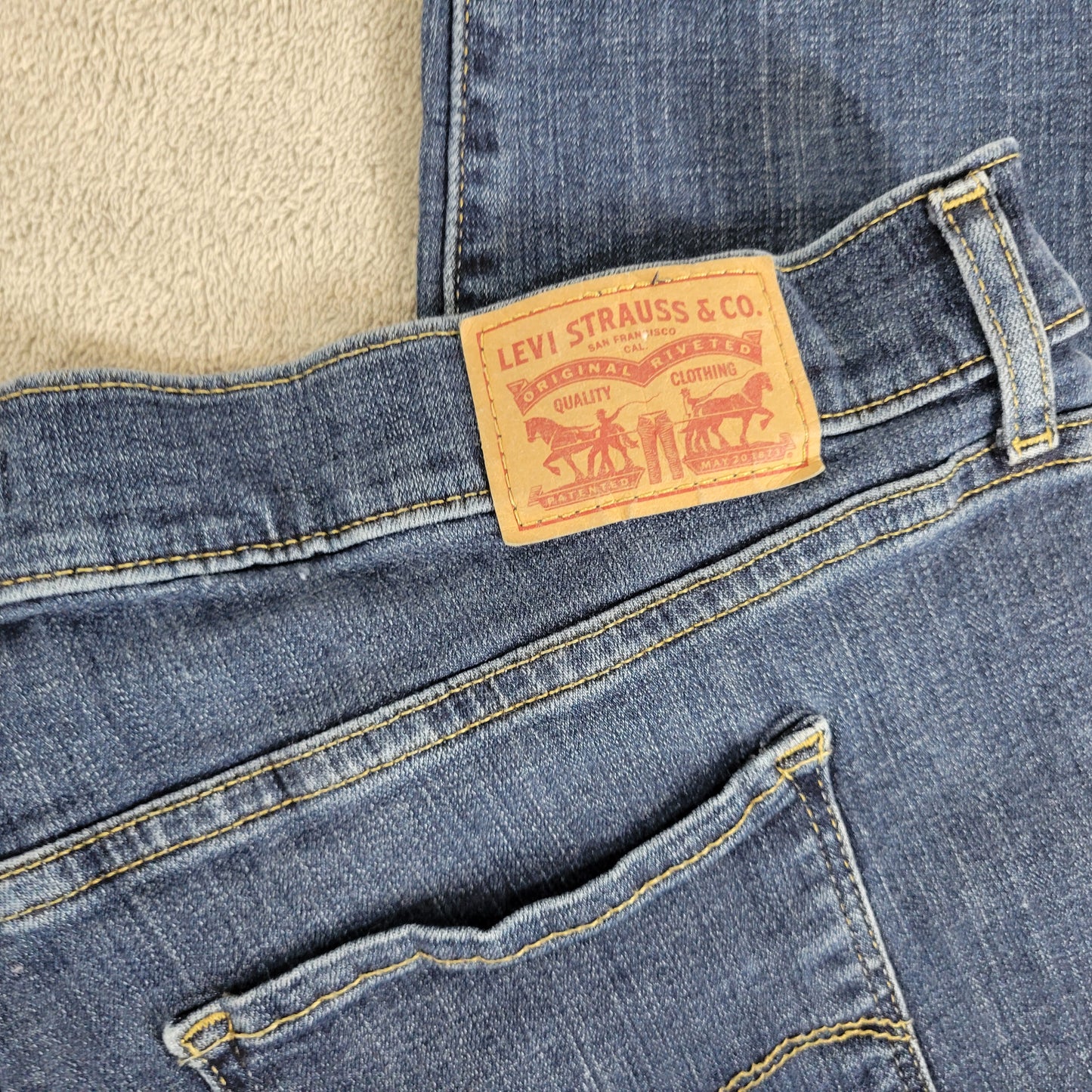 Levi's 711 Skinny Jeans Womens 18W Dark Wash Distressed Blue Denim SKI20E