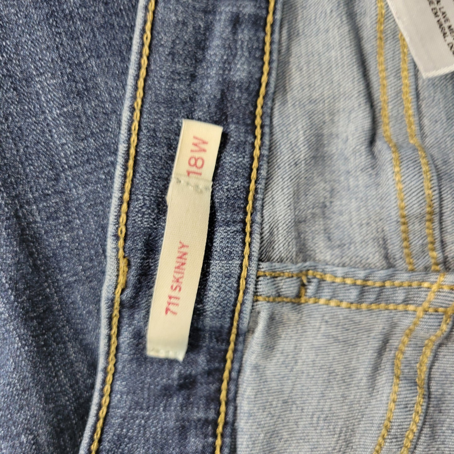 Levi's 711 Skinny Jeans Womens 18W Dark Wash Distressed Blue Denim SKI20E