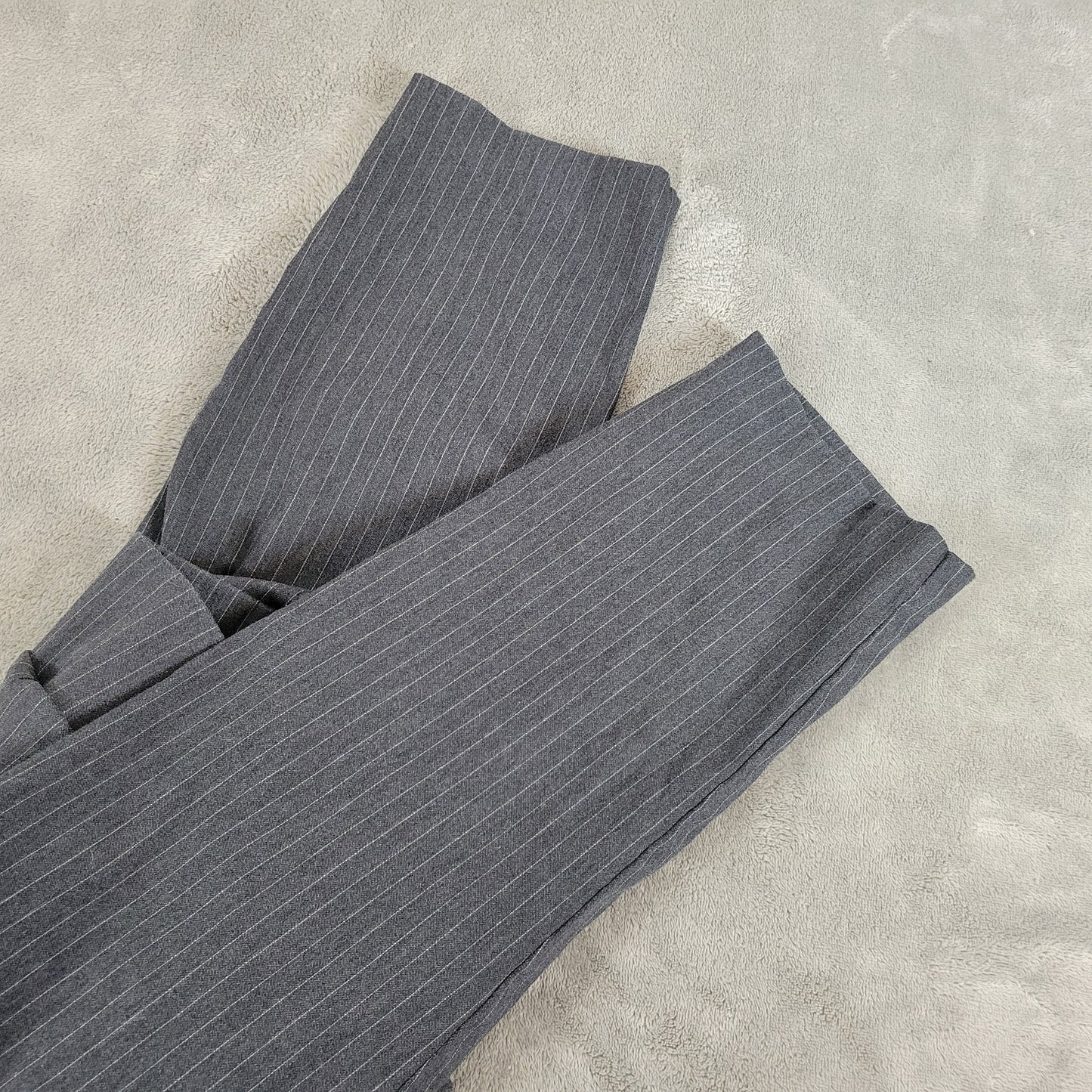 Torrid 2X Capri Pants Black White Pinstripe Pull On Elastic Waist Stretch STR54E