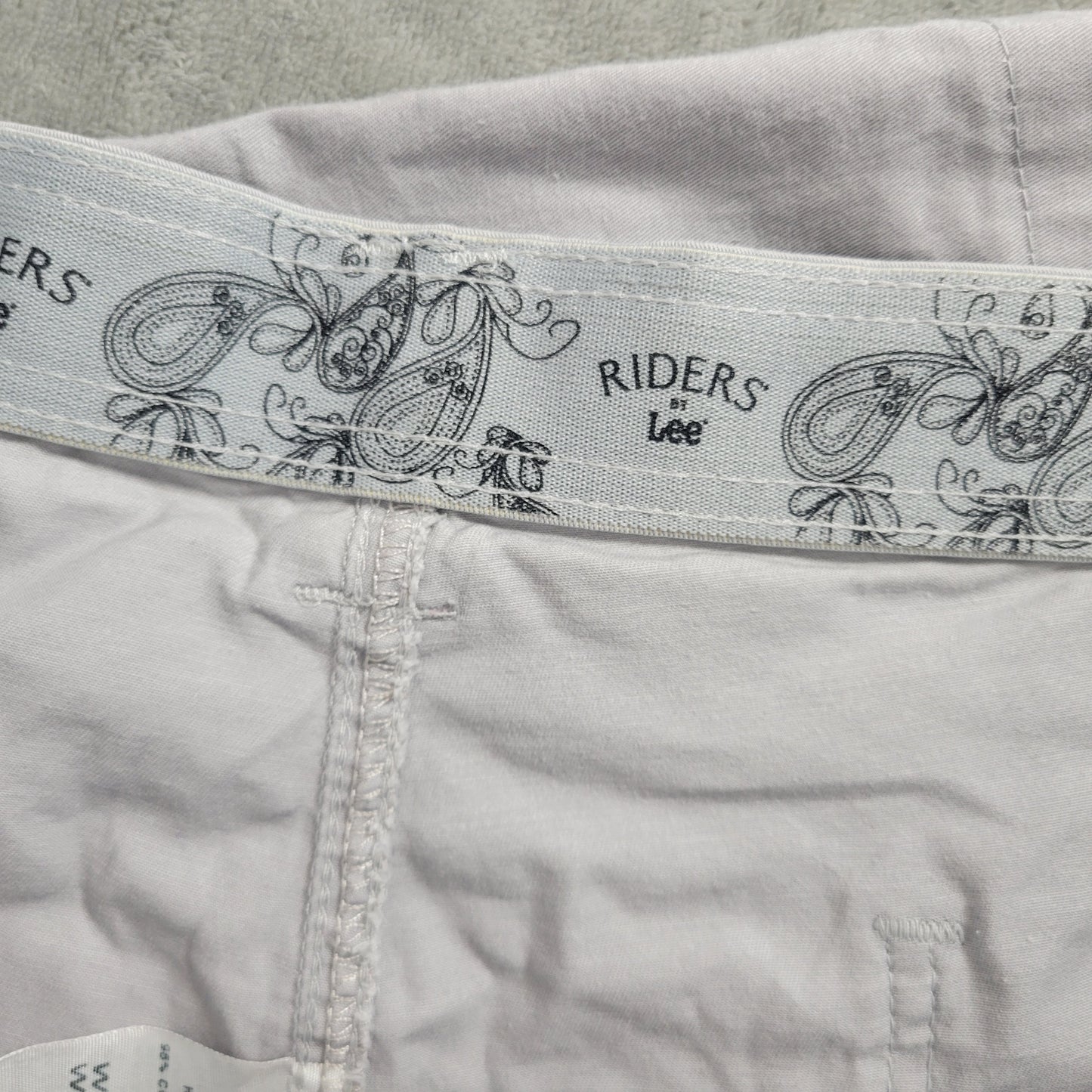 Riders by Lee Chino Shorts 18 Gray Cotton Blend Stretch 8" Inseam Pockets GRA30E