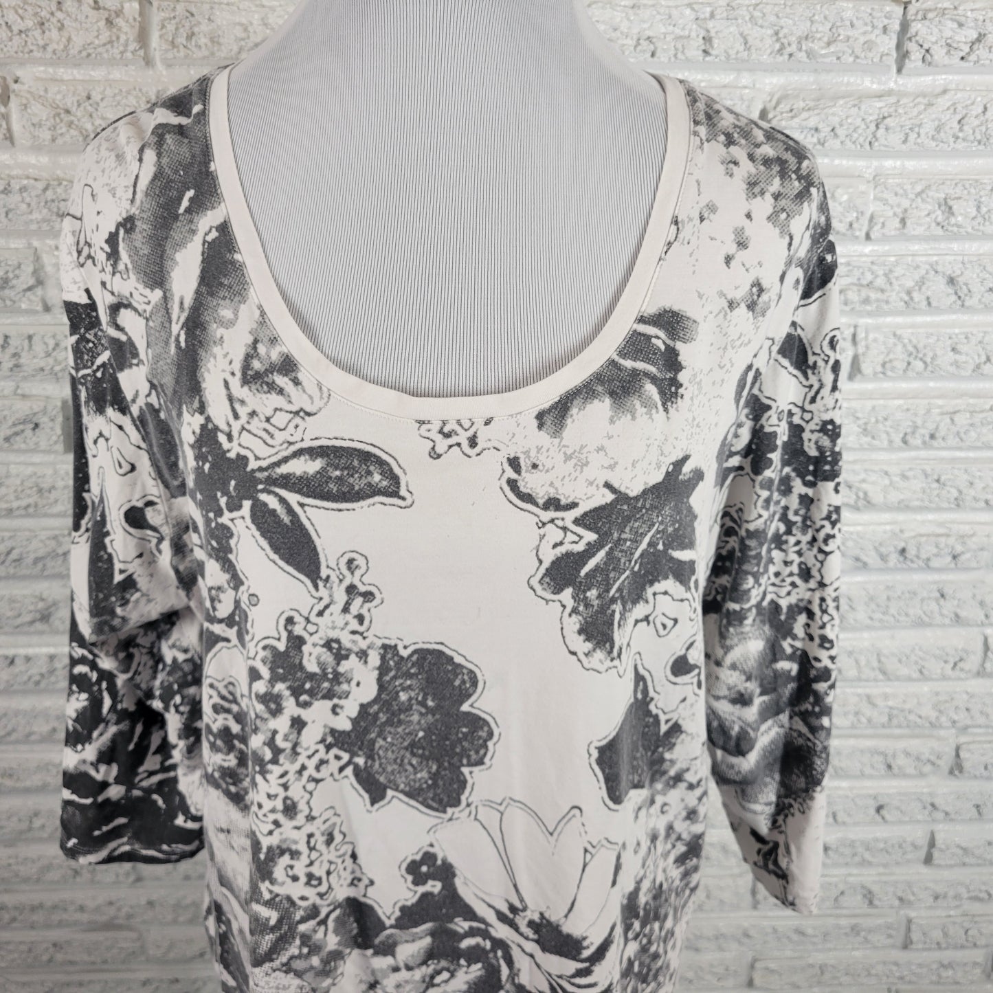Coldwater Creek Floral Tee 2X Gray Cotton Blend 3/4 Sleeve Crew Neck FLO169XE