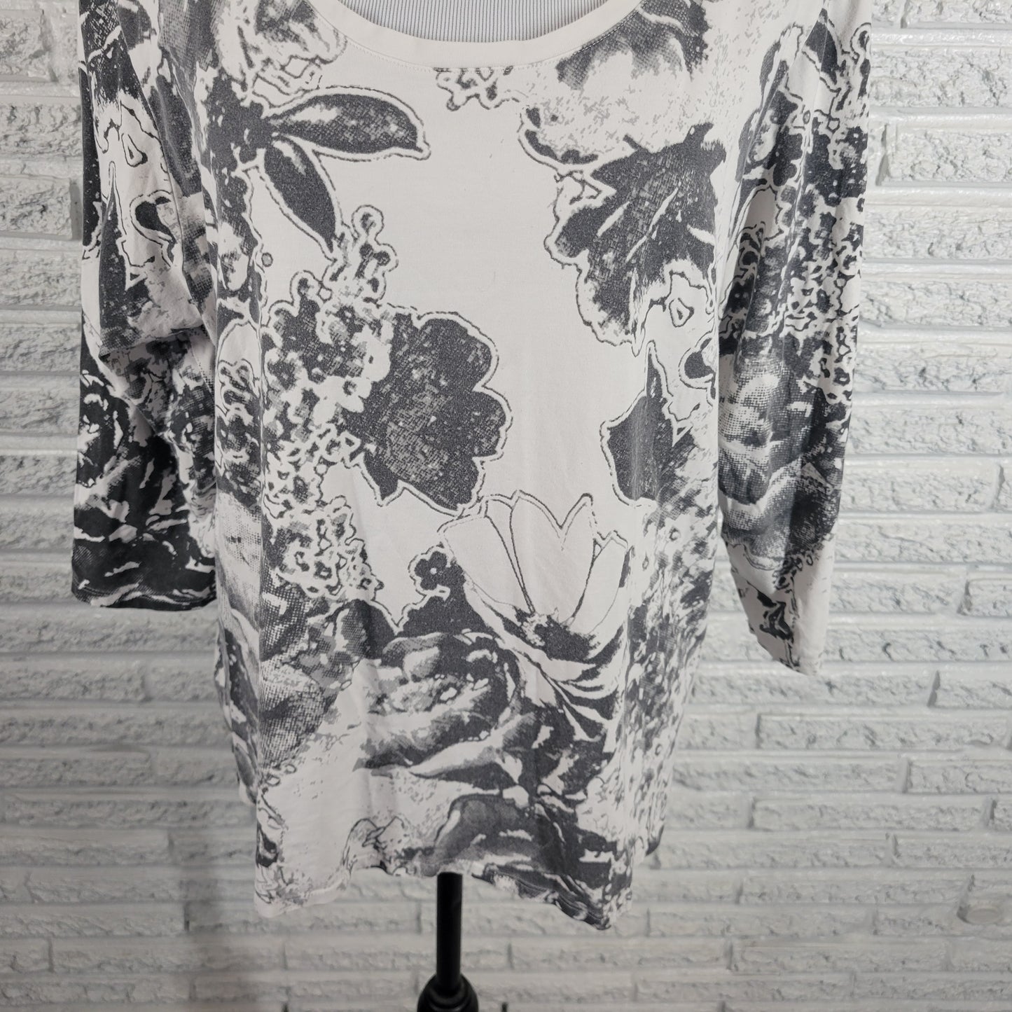 Coldwater Creek Floral Tee 2X Gray Cotton Blend 3/4 Sleeve Crew Neck FLO169XE