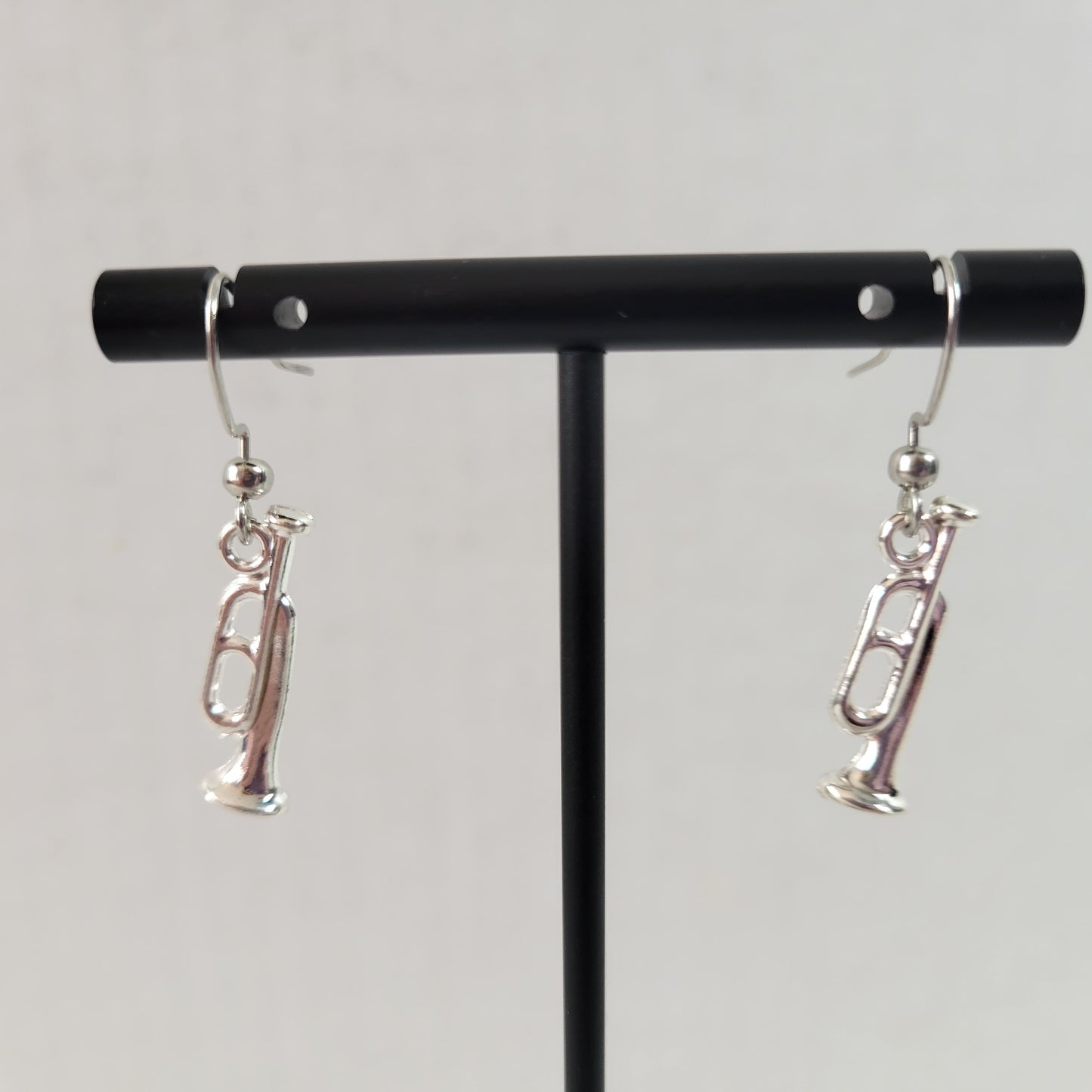 Women Trumpet Cornet Dangle Earrings Music Lover Drop Jewelry Horn Player E89E