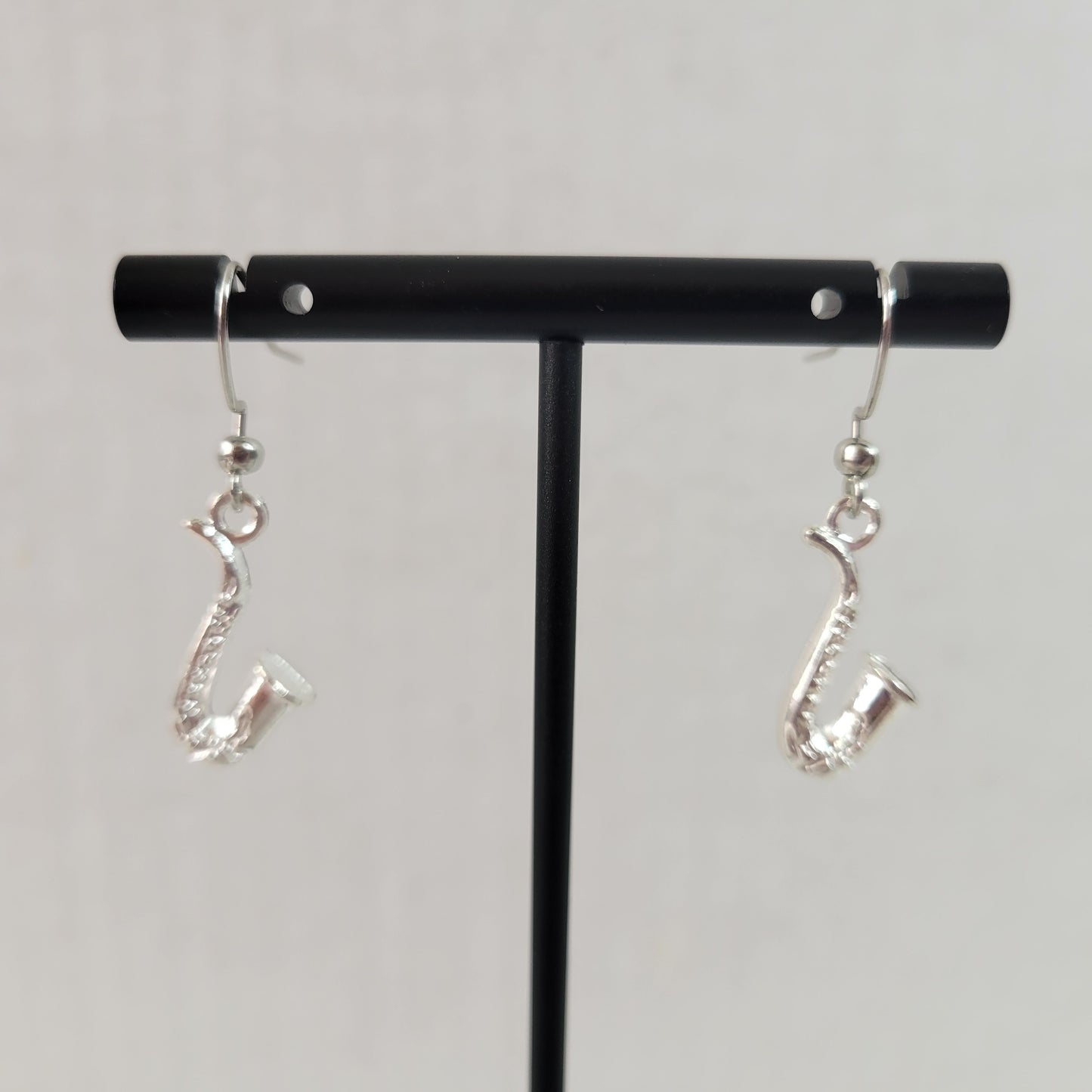 Women Saxophone Dangle Earrings Silver Tone Alloy Music Lover Jazz Musician E93E