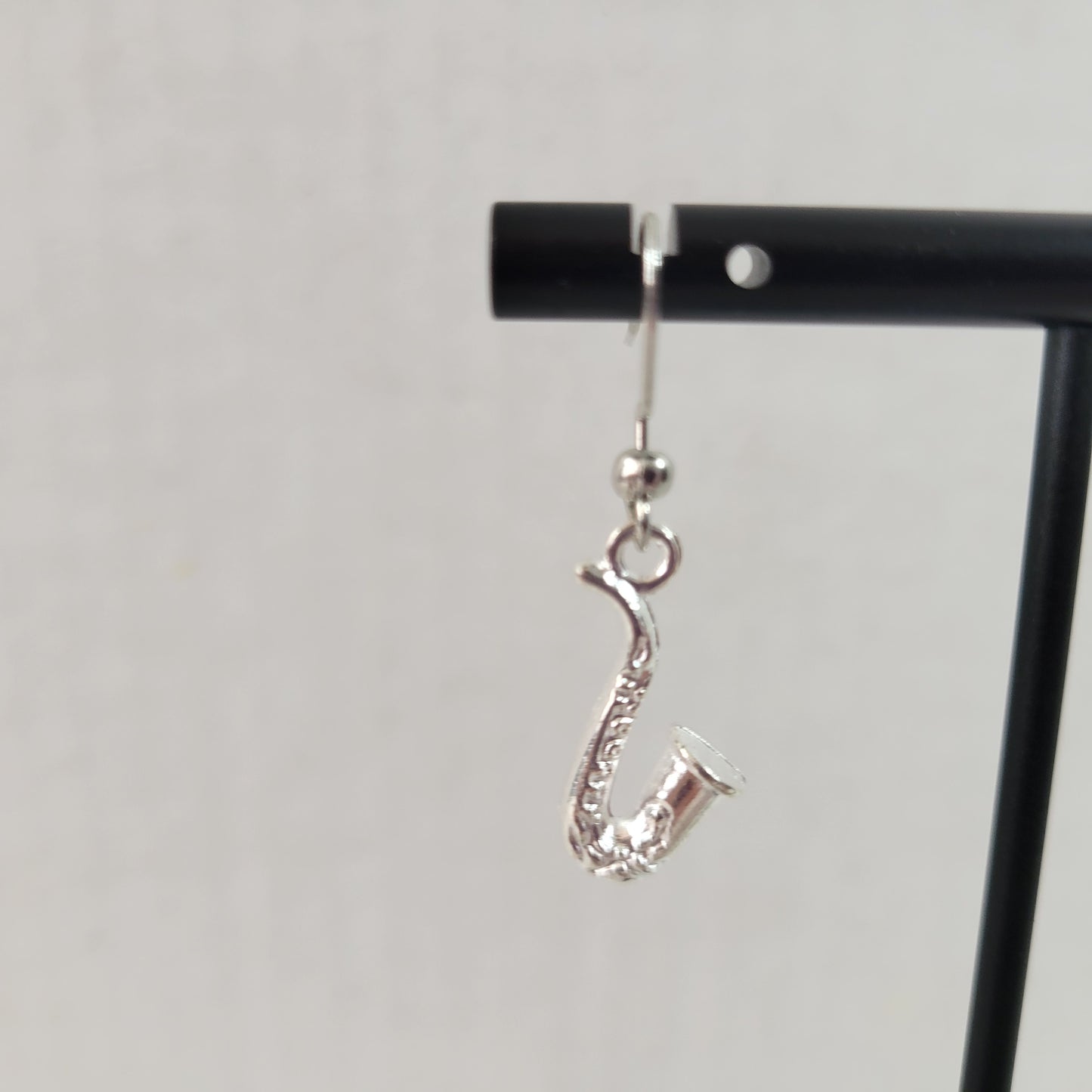 Women Saxophone Dangle Earrings Silver Tone Alloy Music Lover Jazz Musician E93E