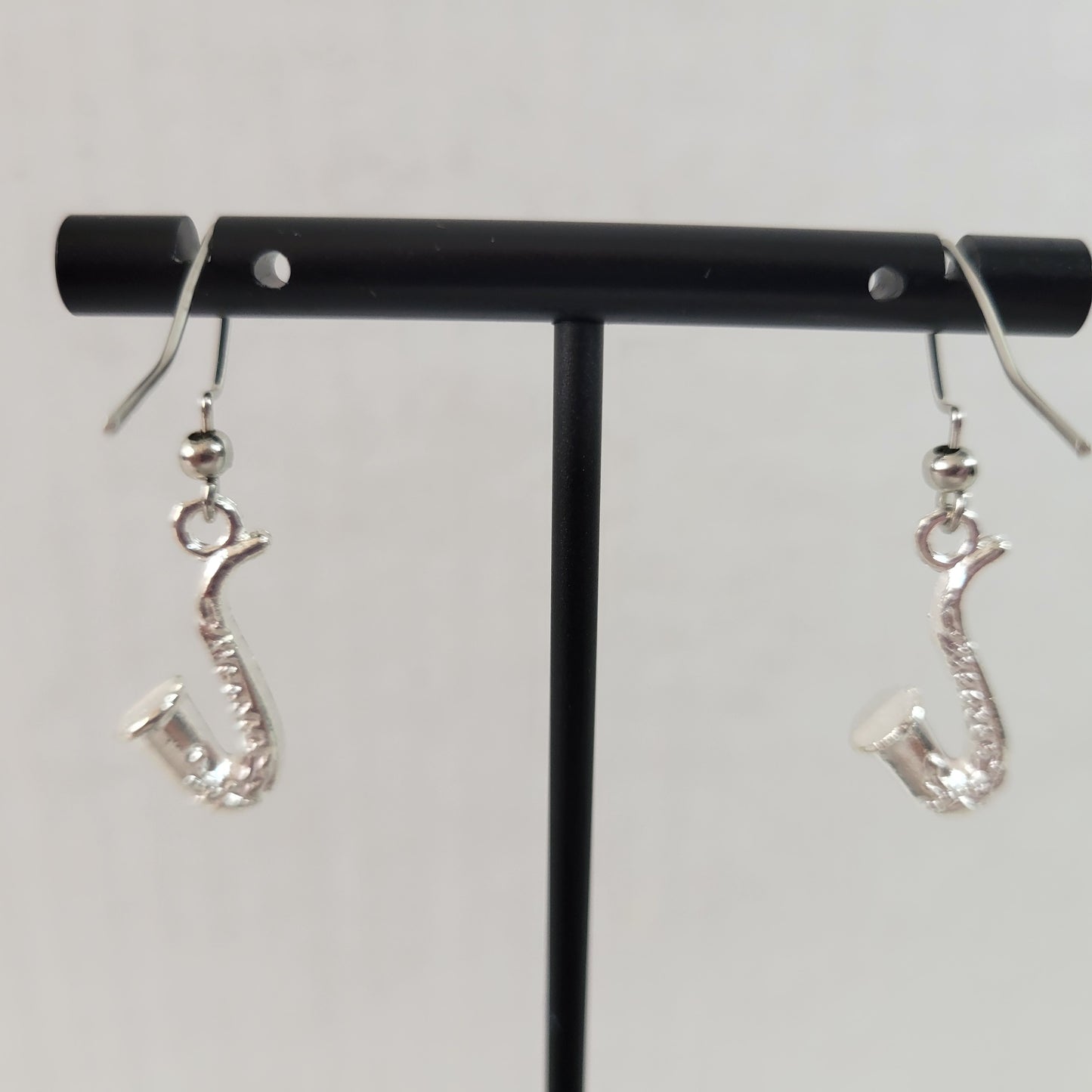 Women Saxophone Dangle Earrings Silver Tone Alloy Music Lover Jazz Musician E93E