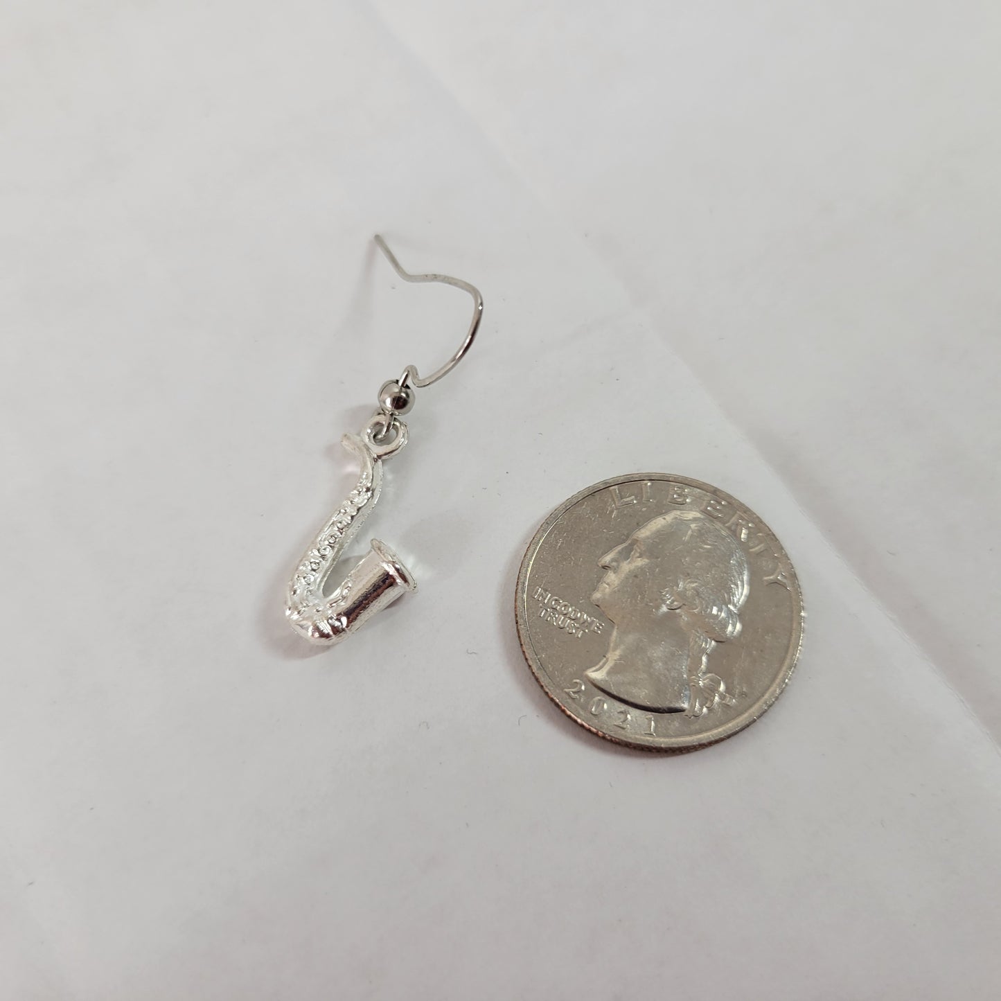 Women Saxophone Dangle Earrings Silver Tone Alloy Music Lover Jazz Musician E93E