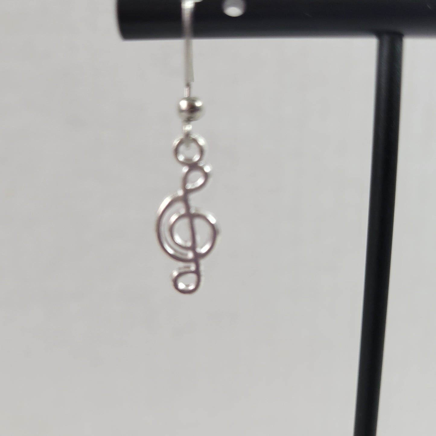 Treble Clef Womens Dangle Drop Earrings Silver Tone Alloy Music Theme E102E