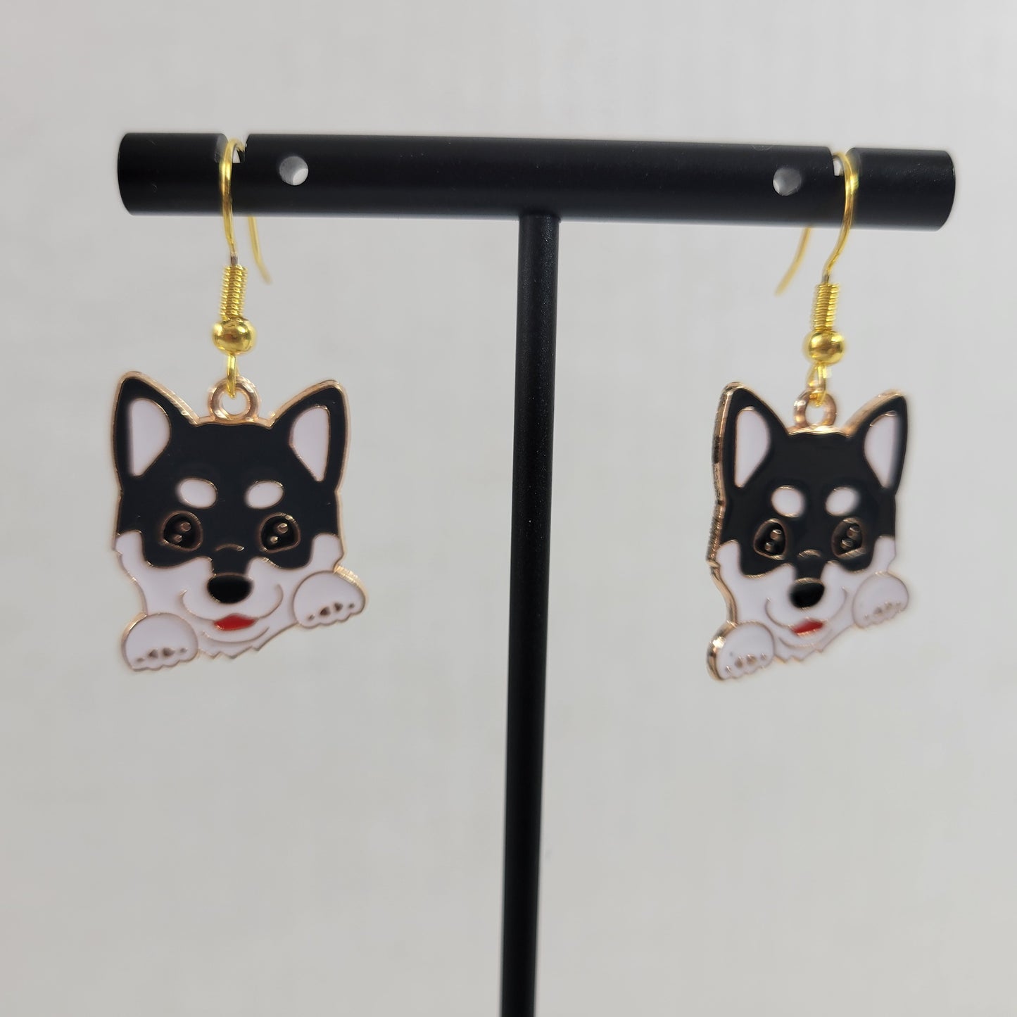 Husky Dog Enamel Dangle Earrings Cute Siberian Puppy Lover Gift Gold Tone E61E
