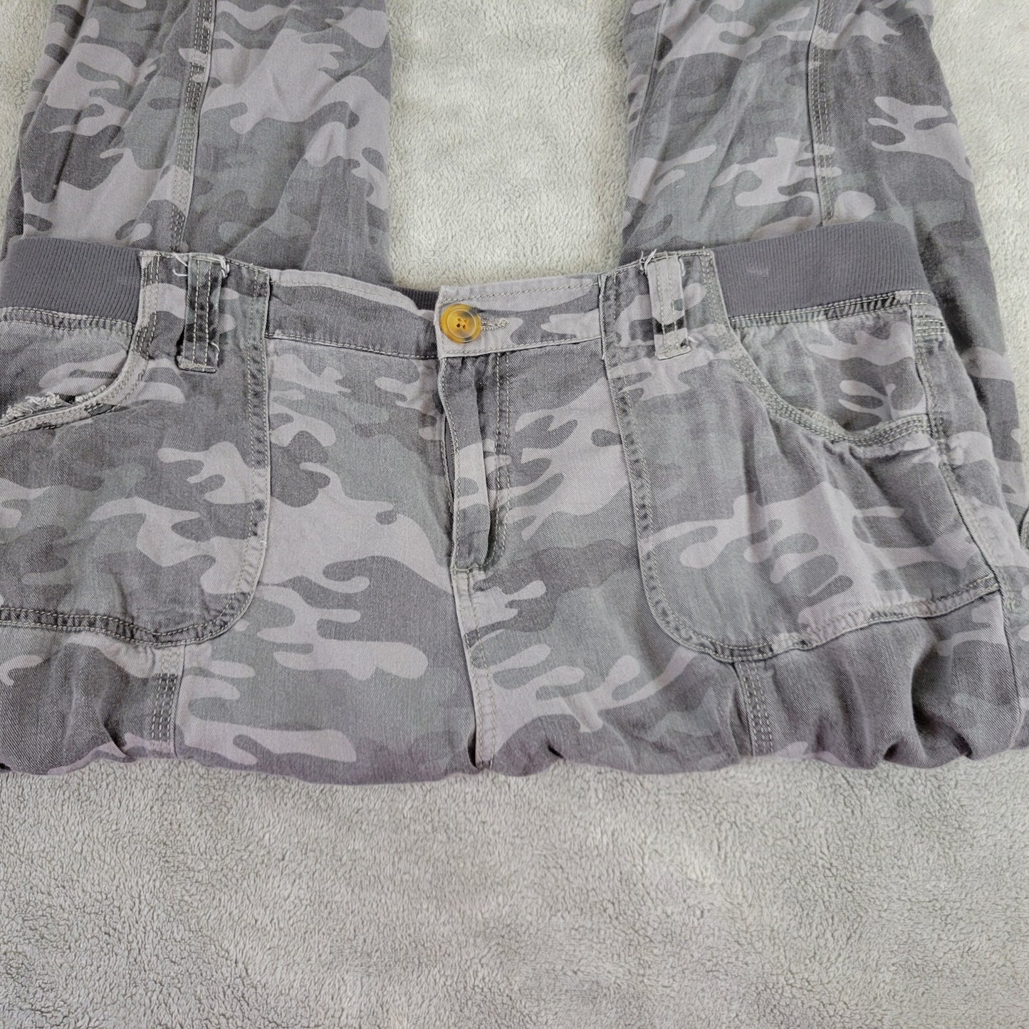 Knox Rose XL Cargo Capri Pants Gray Camouflage Camo Elastic Waist Pockets CAM10E