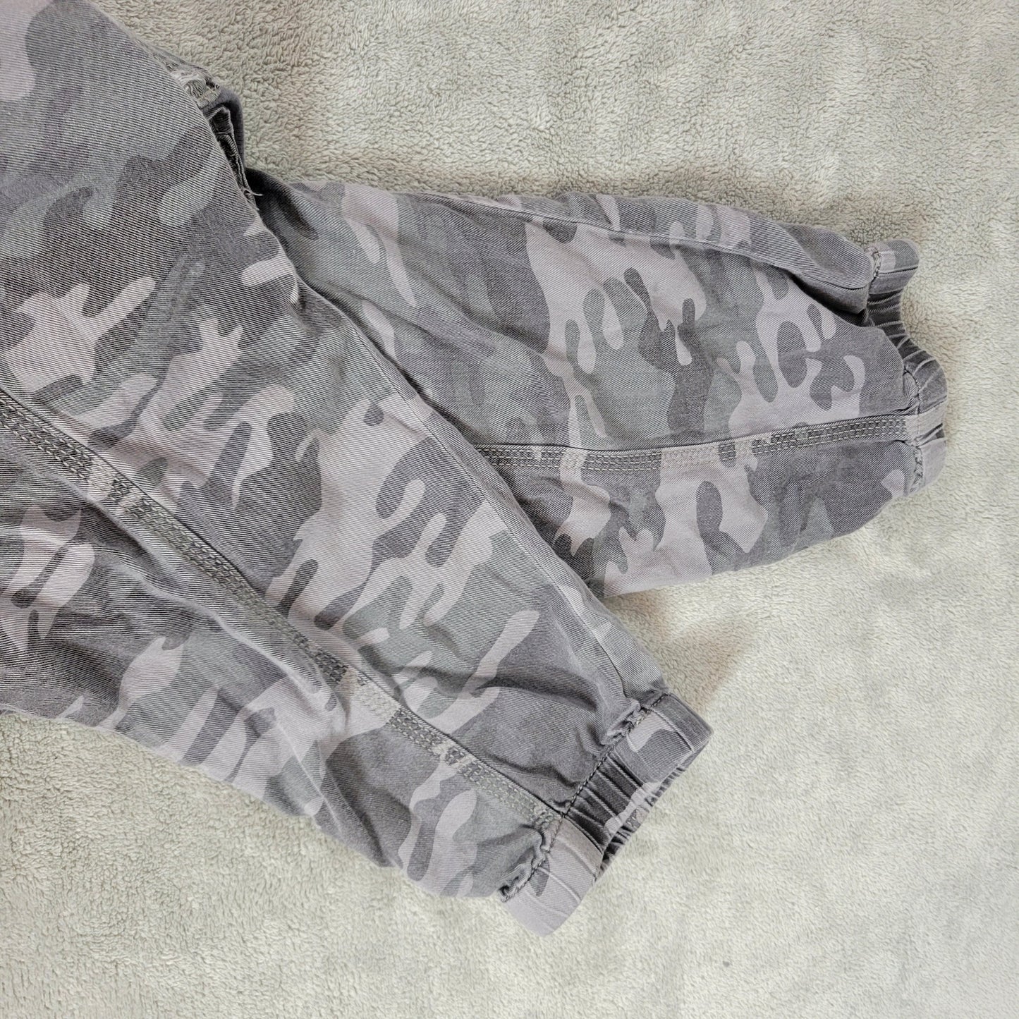 Knox Rose XL Cargo Capri Pants Gray Camouflage Camo Elastic Waist Pockets CAM10E