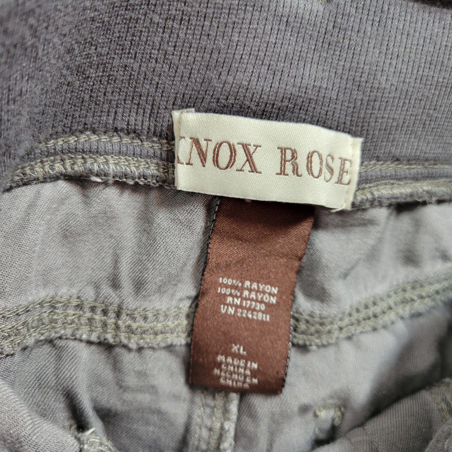 Knox Rose XL Cargo Capri Pants Gray Camouflage Camo Elastic Waist Pockets CAM10E