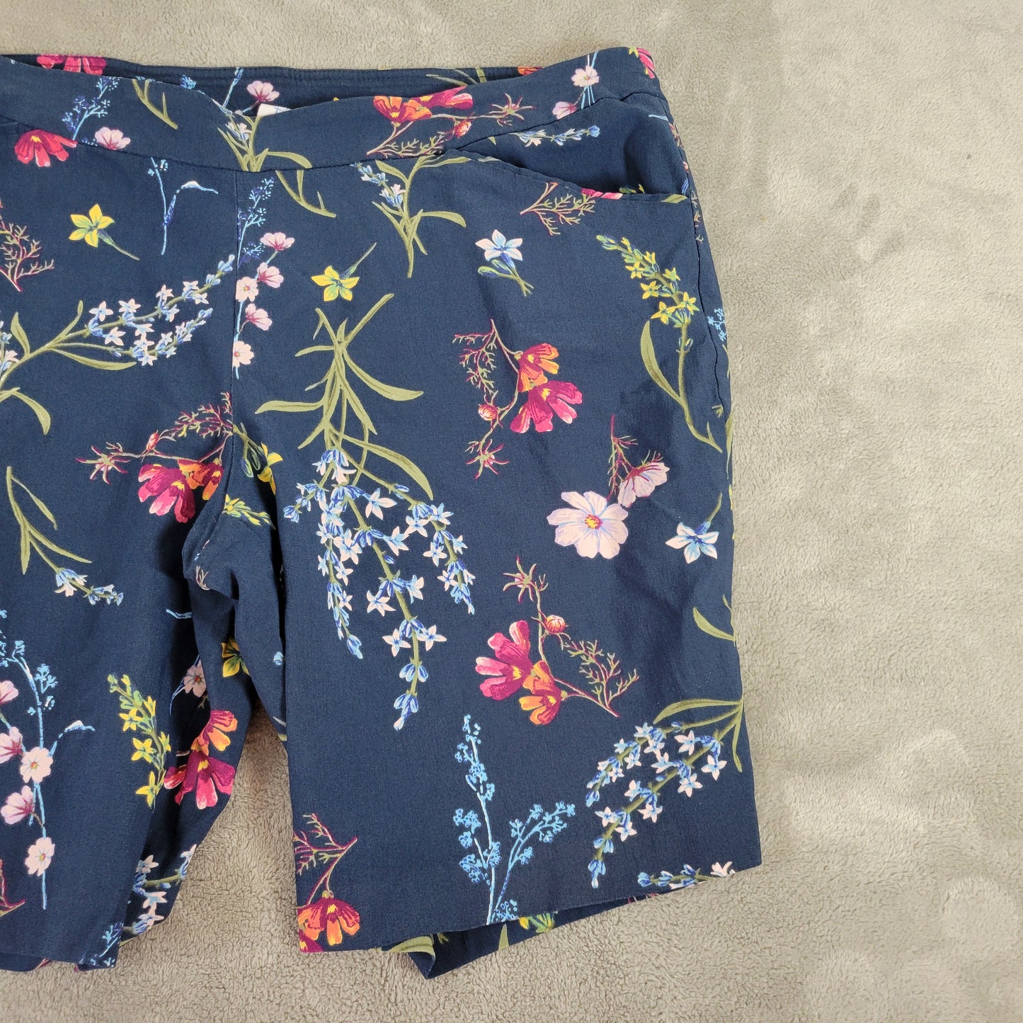 Time & Tru Shorts XXL 2X Blue Floral Pull On Elastic Waist 9" Inseam FLO71E