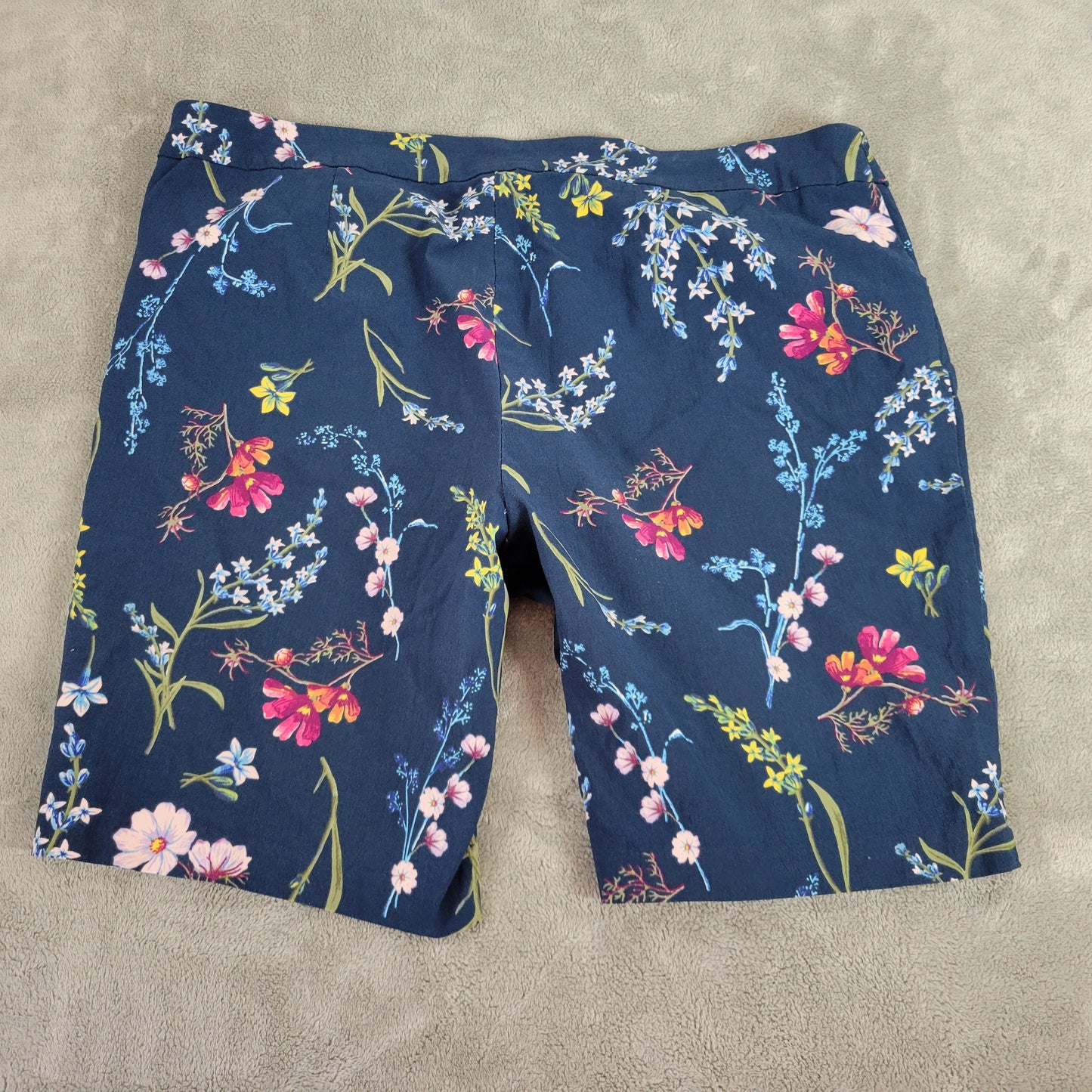 Time & Tru Shorts XXL 2X Blue Floral Pull On Elastic Waist 9" Inseam FLO71E
