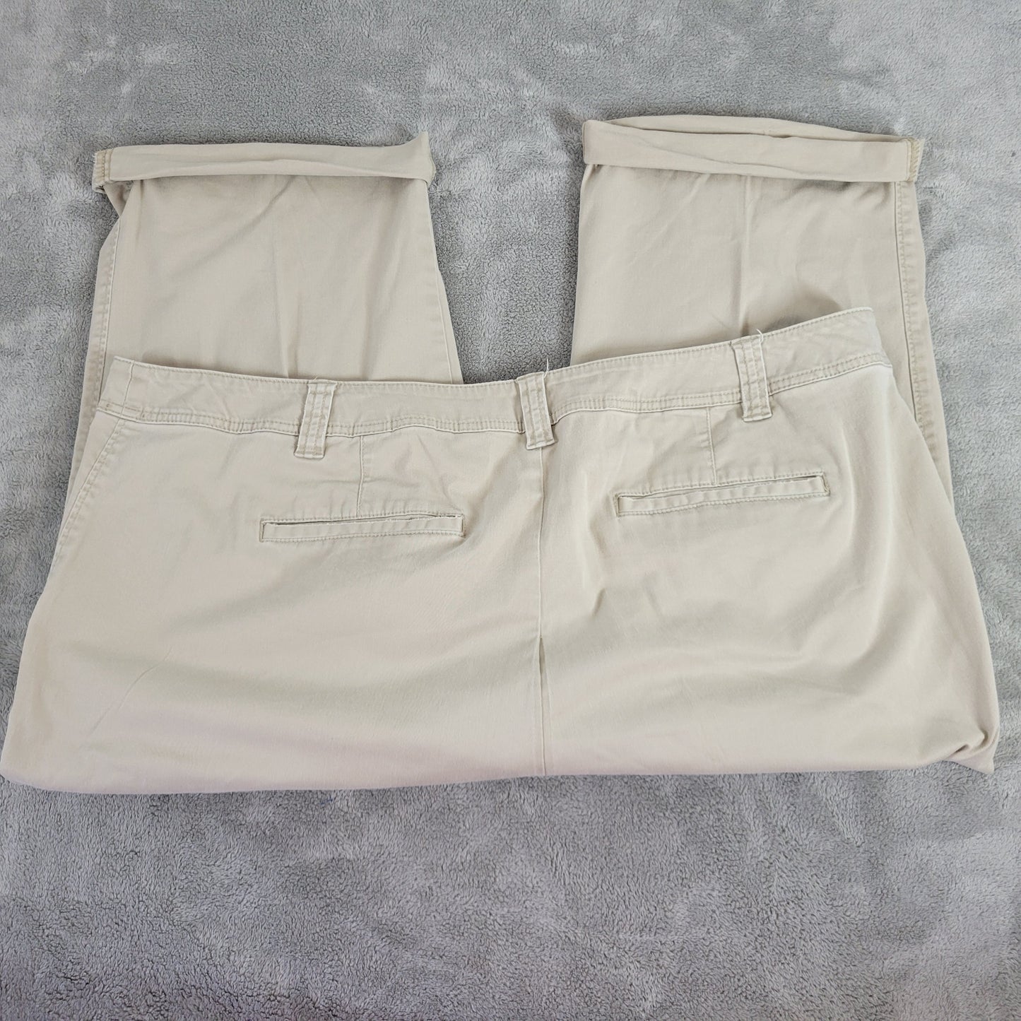 Apt 9 Womens 18W Beige Tomboy Chino Capri Pants Cuffed Stretch Pockets D15E
