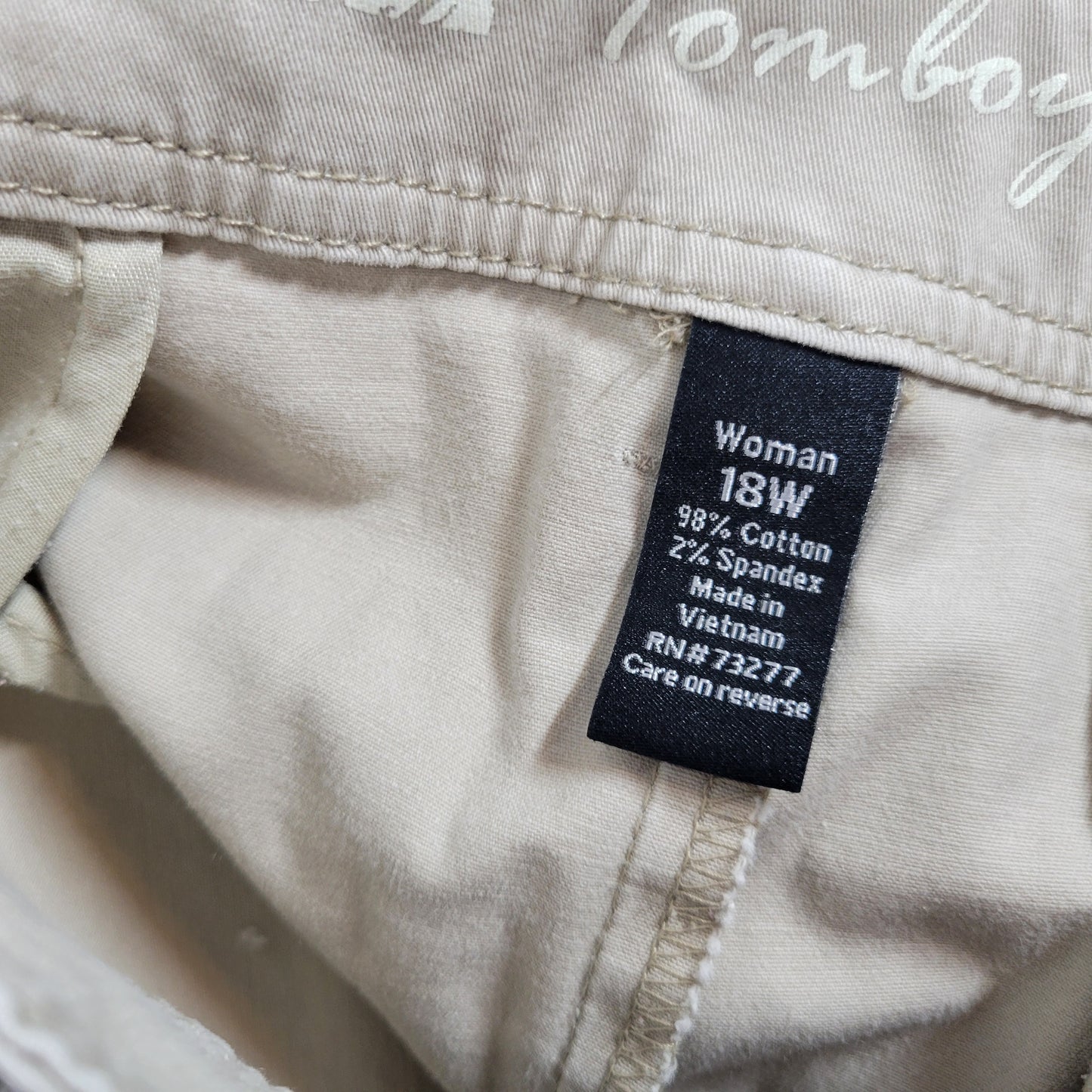 Apt 9 Womens 18W Beige Tomboy Chino Capri Pants Cuffed Stretch Pockets D15E