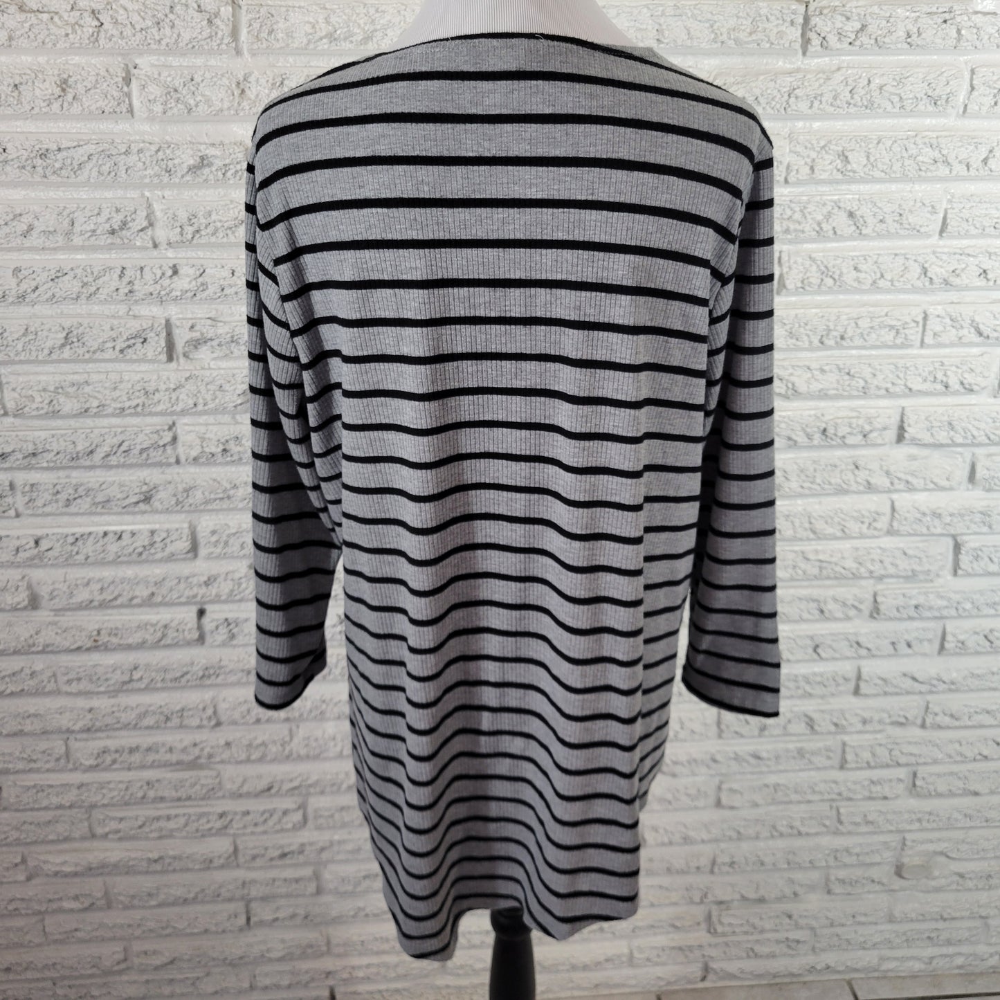 Slinky Brand Top 1X Gray Black Striped Asymmetric Handkerchief Hem STR20E