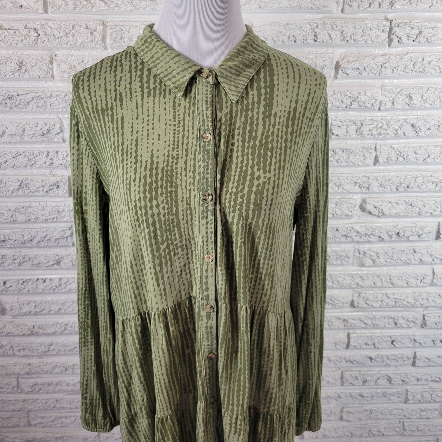 New Directions Tunic XL Green Striped Ruffle Blouse Long Sleeve Collared STR78E