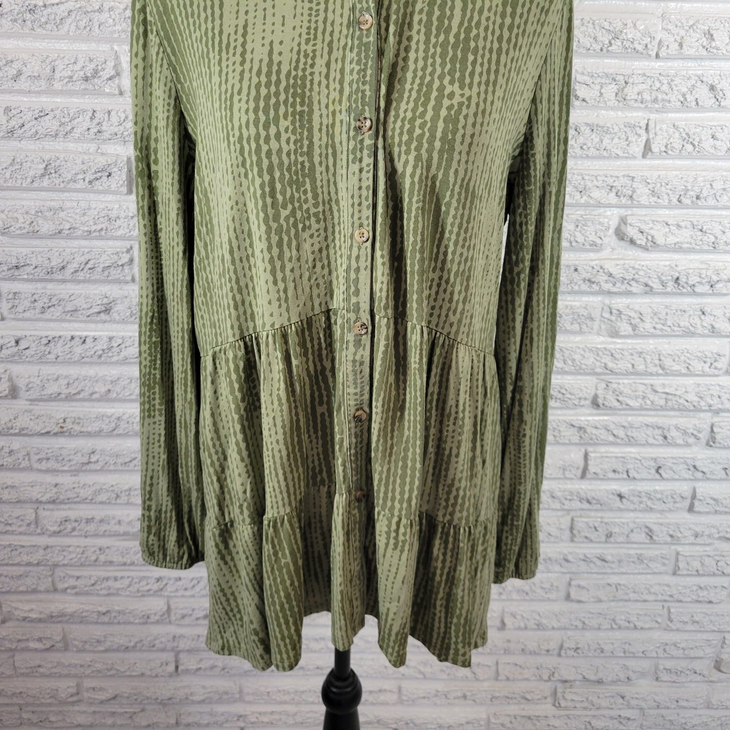 New Directions Tunic XL Green Striped Ruffle Blouse Long Sleeve Collared STR78E