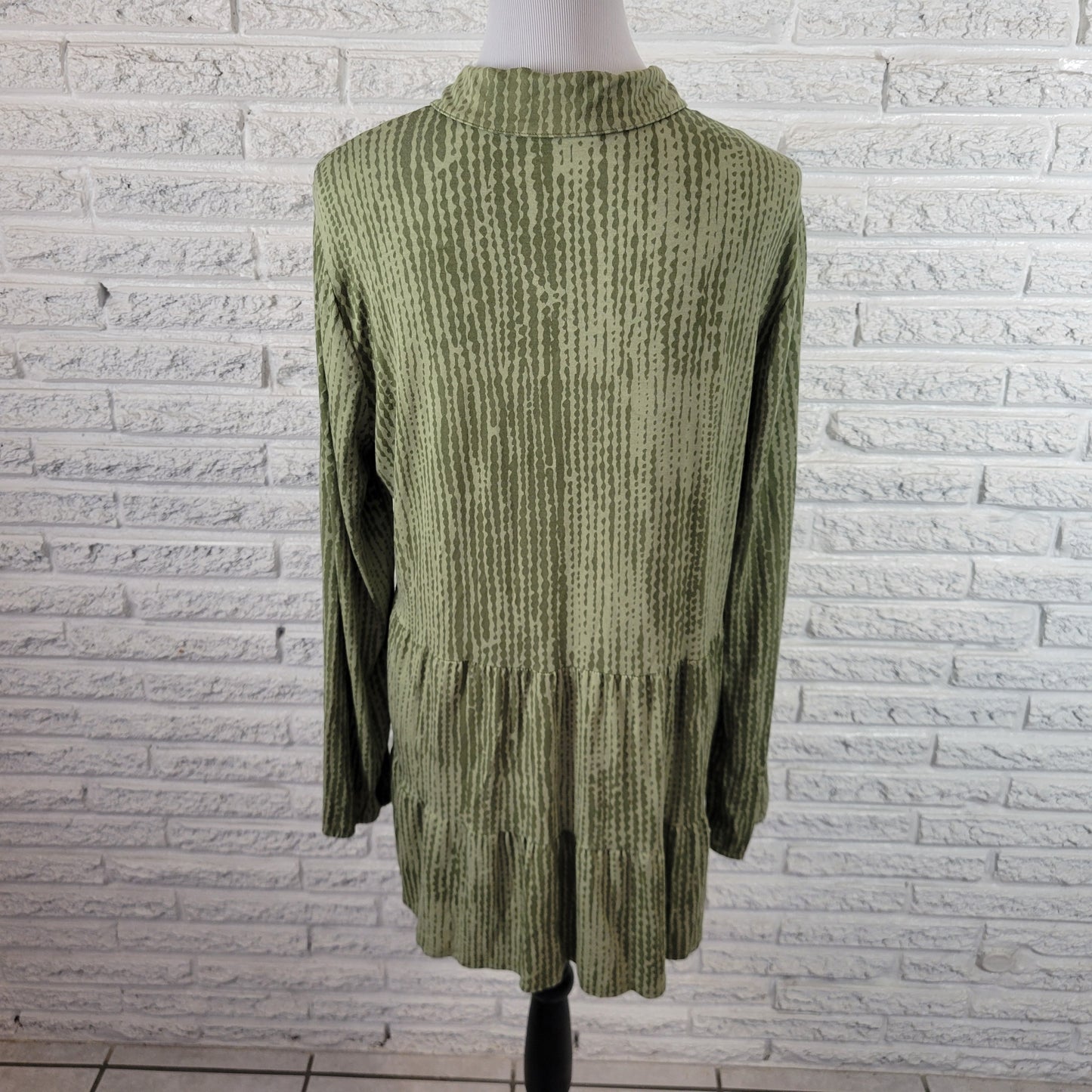 New Directions Tunic XL Green Striped Ruffle Blouse Long Sleeve Collared STR78E