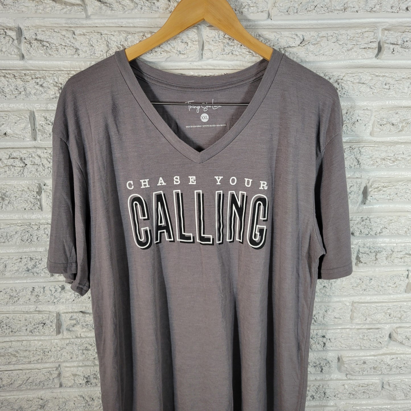 Things She Loves Womens XXL Tee Gray Chase Your Calling VNeck Short Sleeve GRA4E