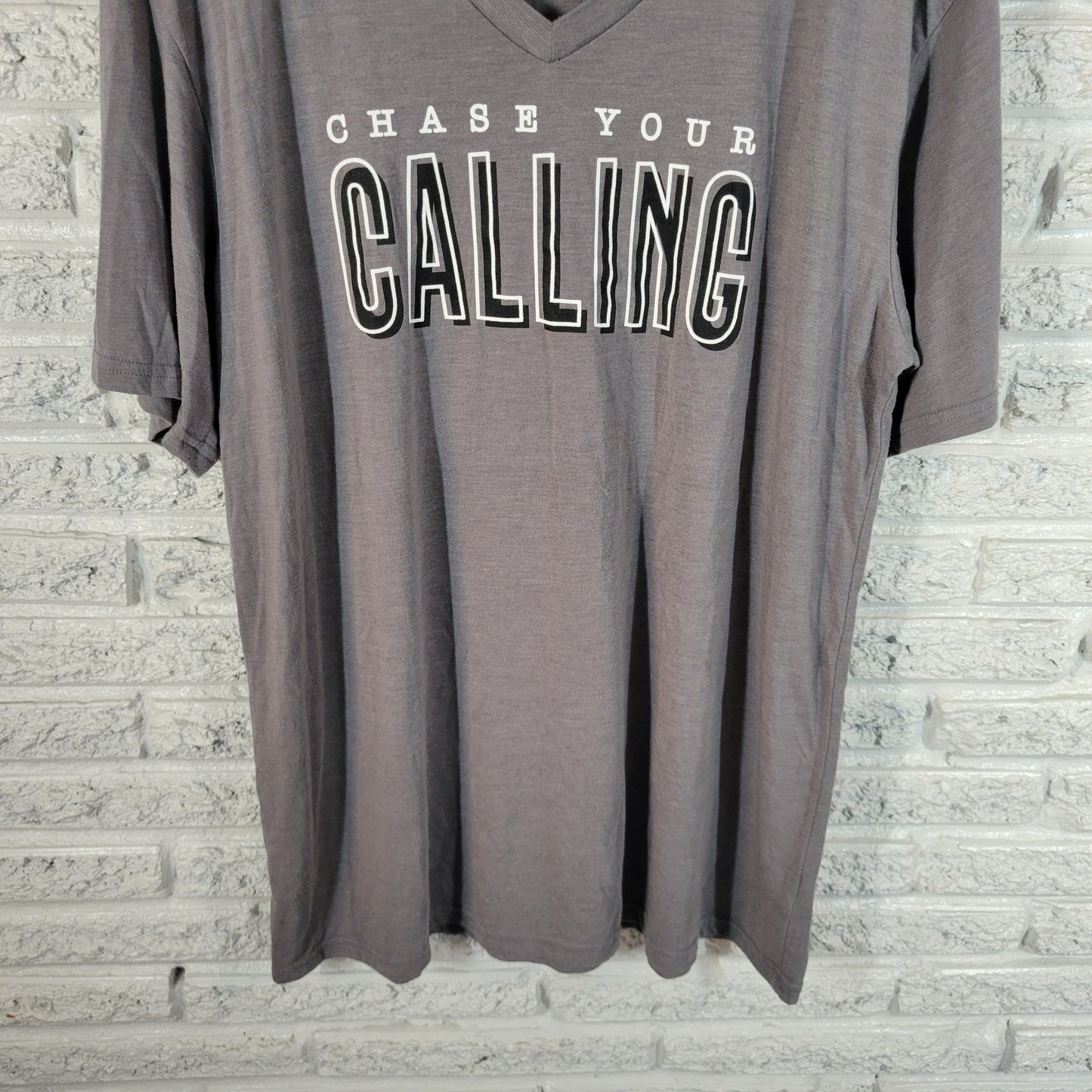 Things She Loves Womens XXL Tee Gray Chase Your Calling VNeck Short Sleeve GRA4E